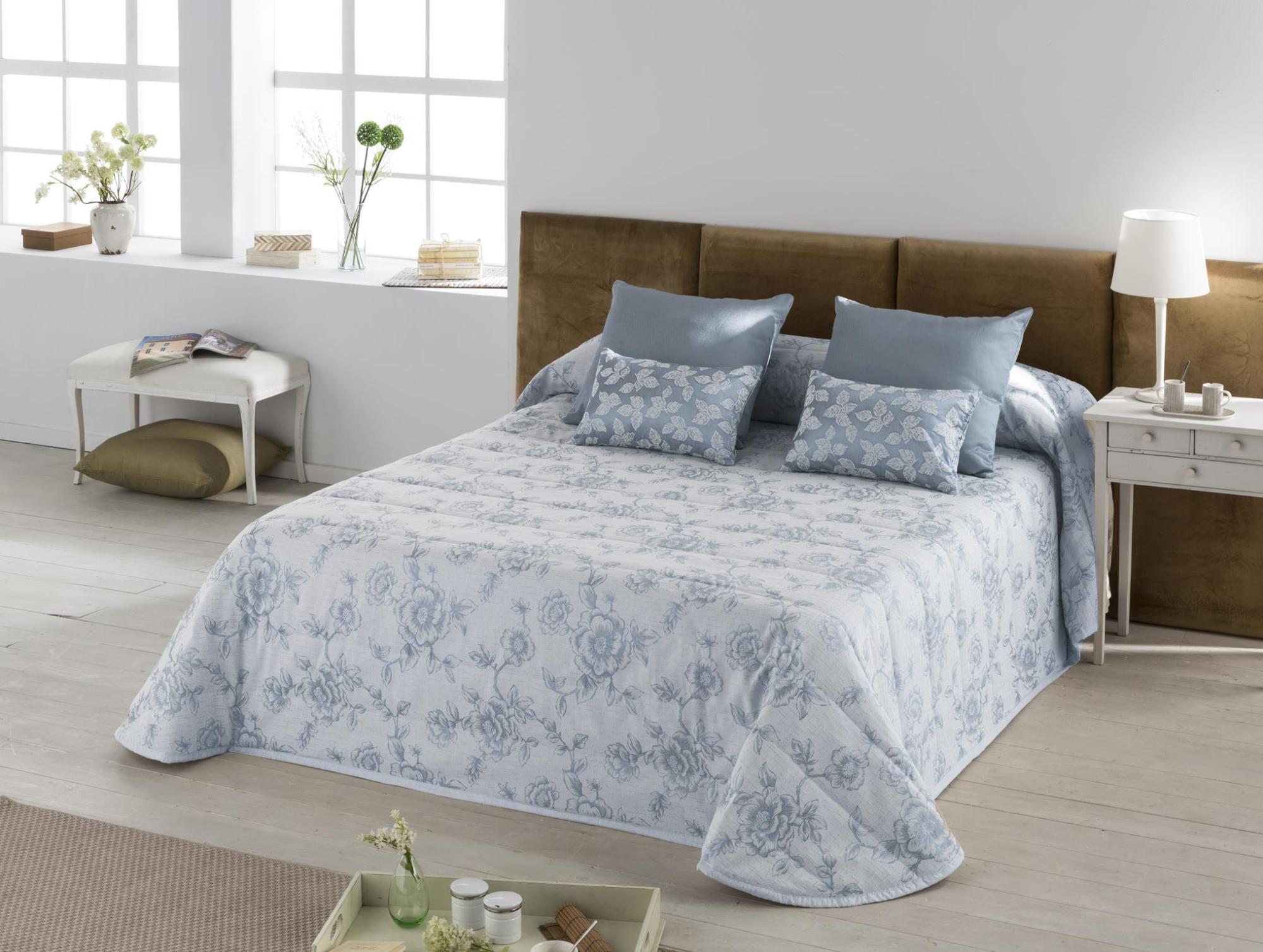 Colcha bouti relleno 90 grs tejido jacquard fantasy perla para cama de 135 cm