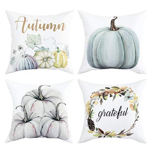 Vector Ensemble Mignon D'ours En Peluche Avec Des Feuilles D'érable Aux