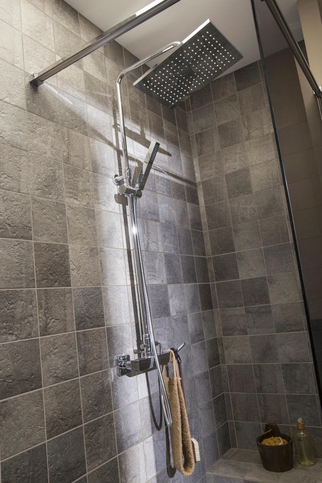 photo d'une colonne de douche carré