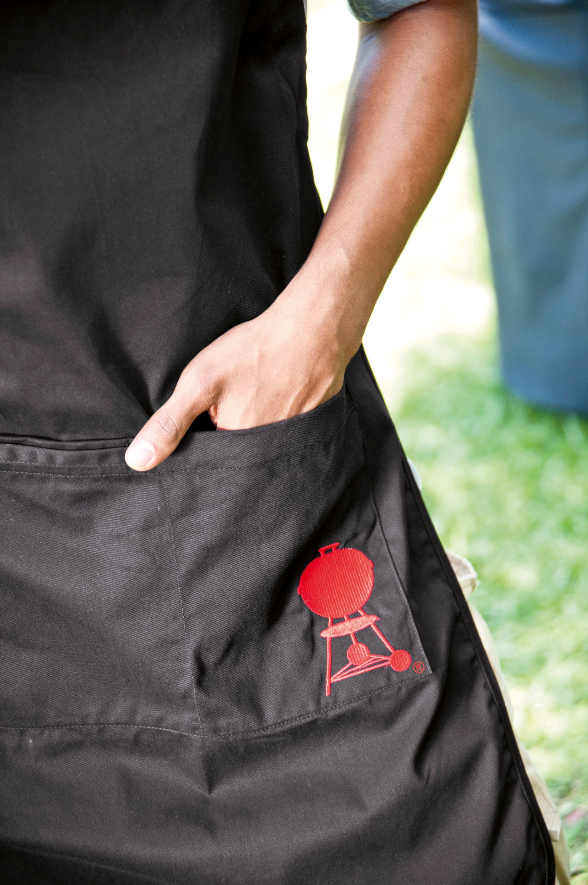 Tablier de protection en coton noir ajustable WEBER, H.152 x L.118 cm - 7