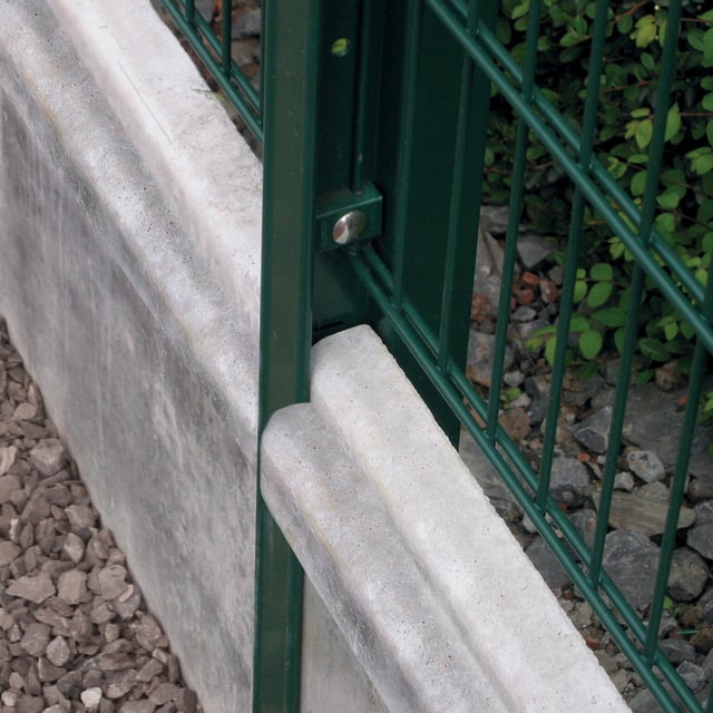 Plaque soubassement béton pleine demi-chaperon, L.252.5 x H.25 cm x Ep.1.7 mm