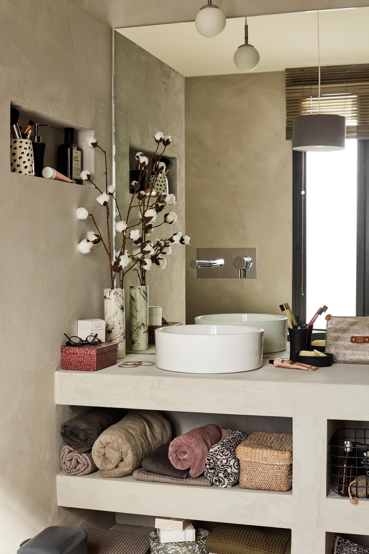 Diapositive Une salle de bains couleur argile