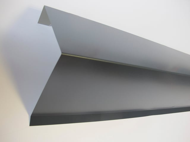 Rive sur mur pour plaque nervurée 63/100 gris ral 7016, L.2.1 m