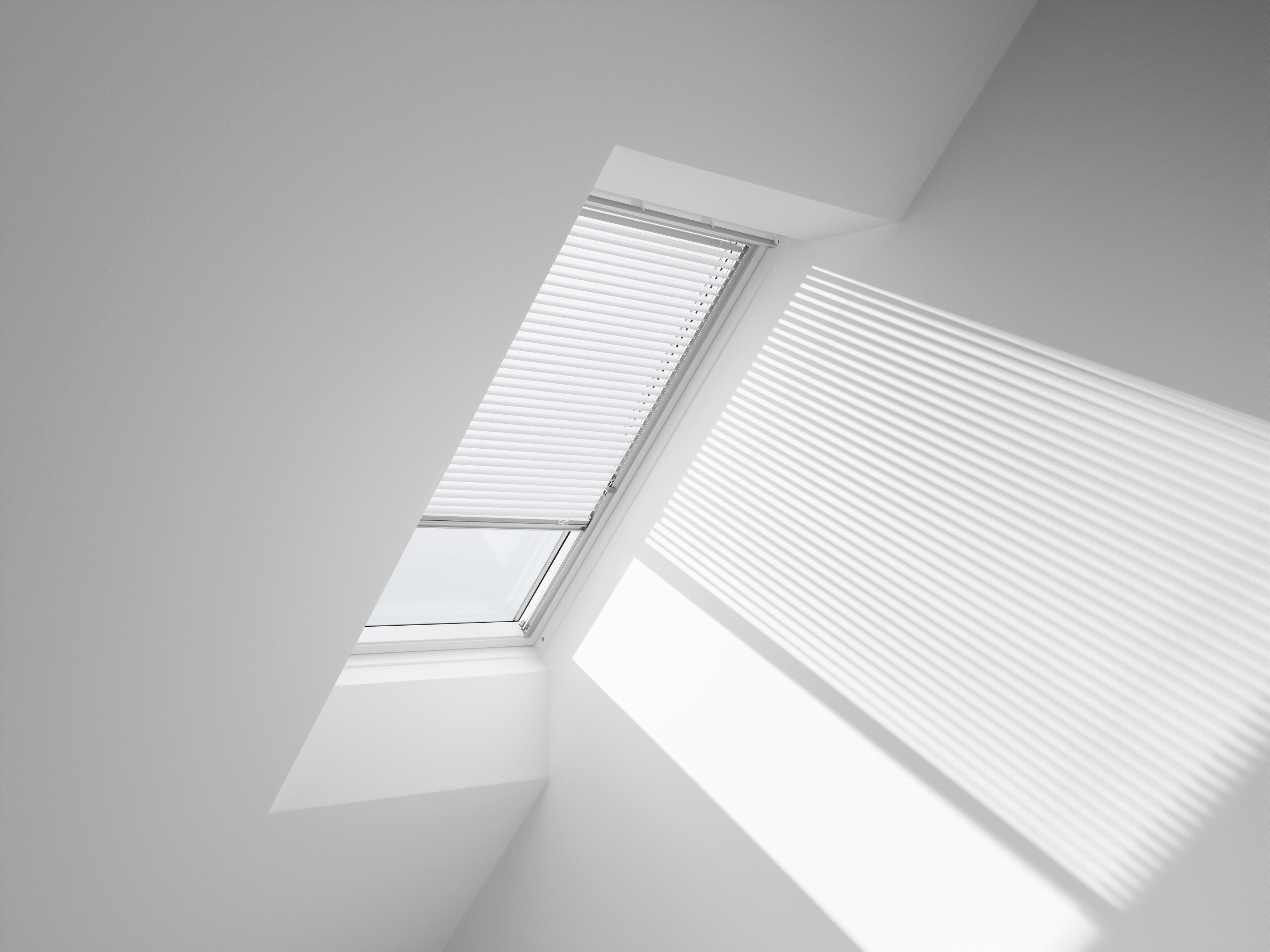Store fenêtre de toit VELUX vénitien blanc PAL M04 7001S, cadre gris - 3