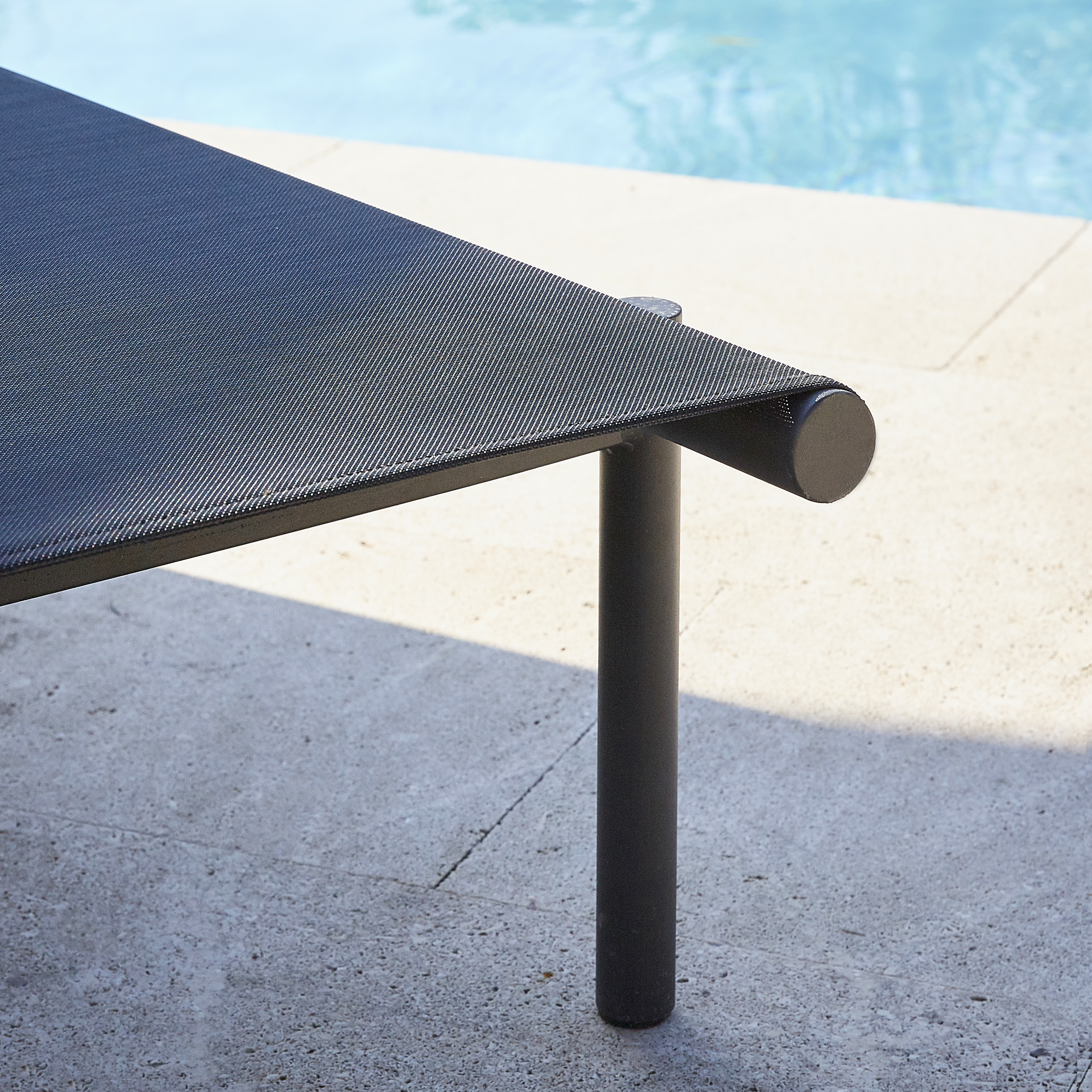 Bain de soleil de jardin ARCANE Paloma en aluminium noir - 13