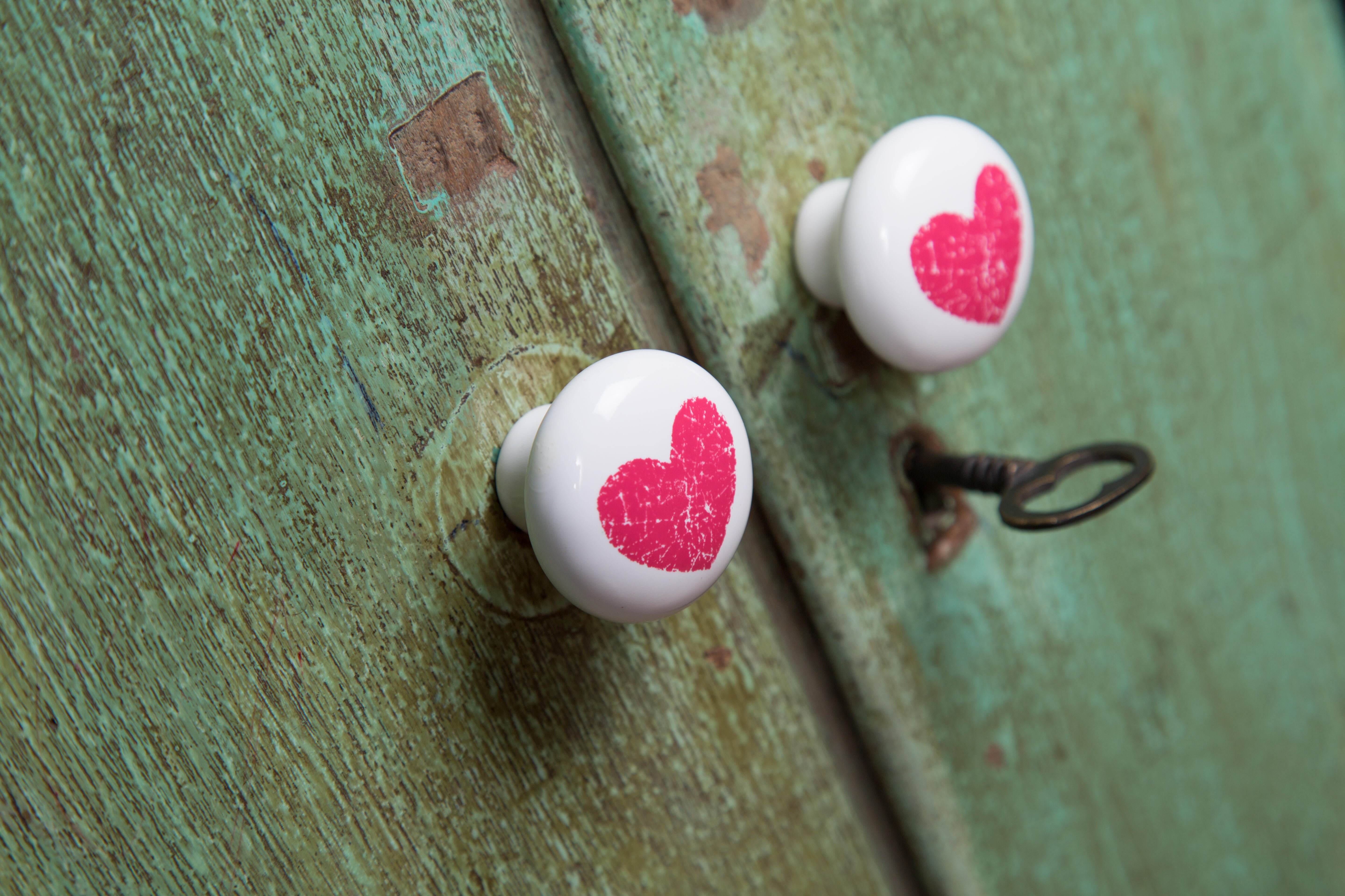 4 boutons de meuble Cœur, porcelaine blanc / rouge - 3