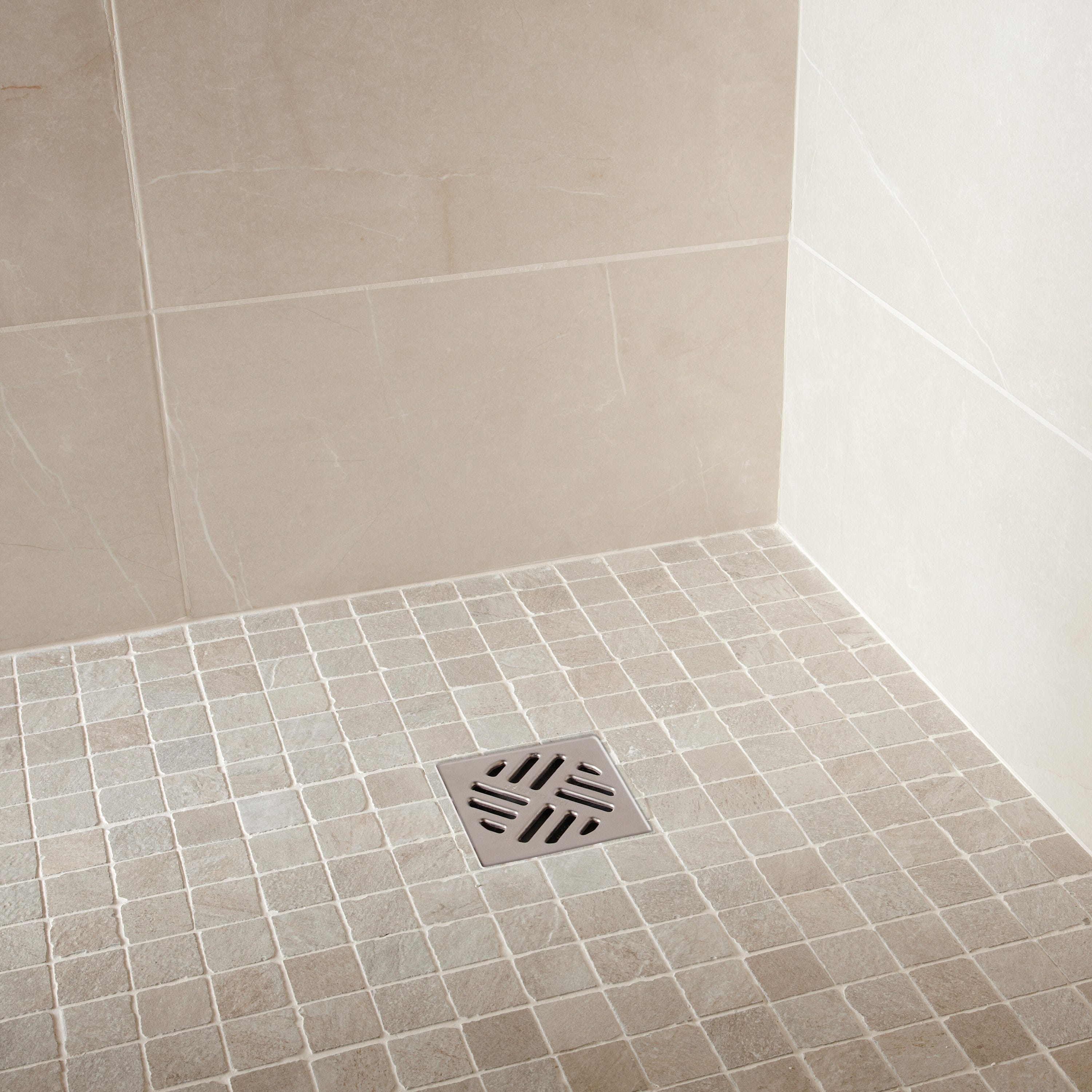 Mosaïque beige marron pour douche à l'italienne mural ou au sol Mosaïque beige marron pour douche à l'italienne mural ou au sol