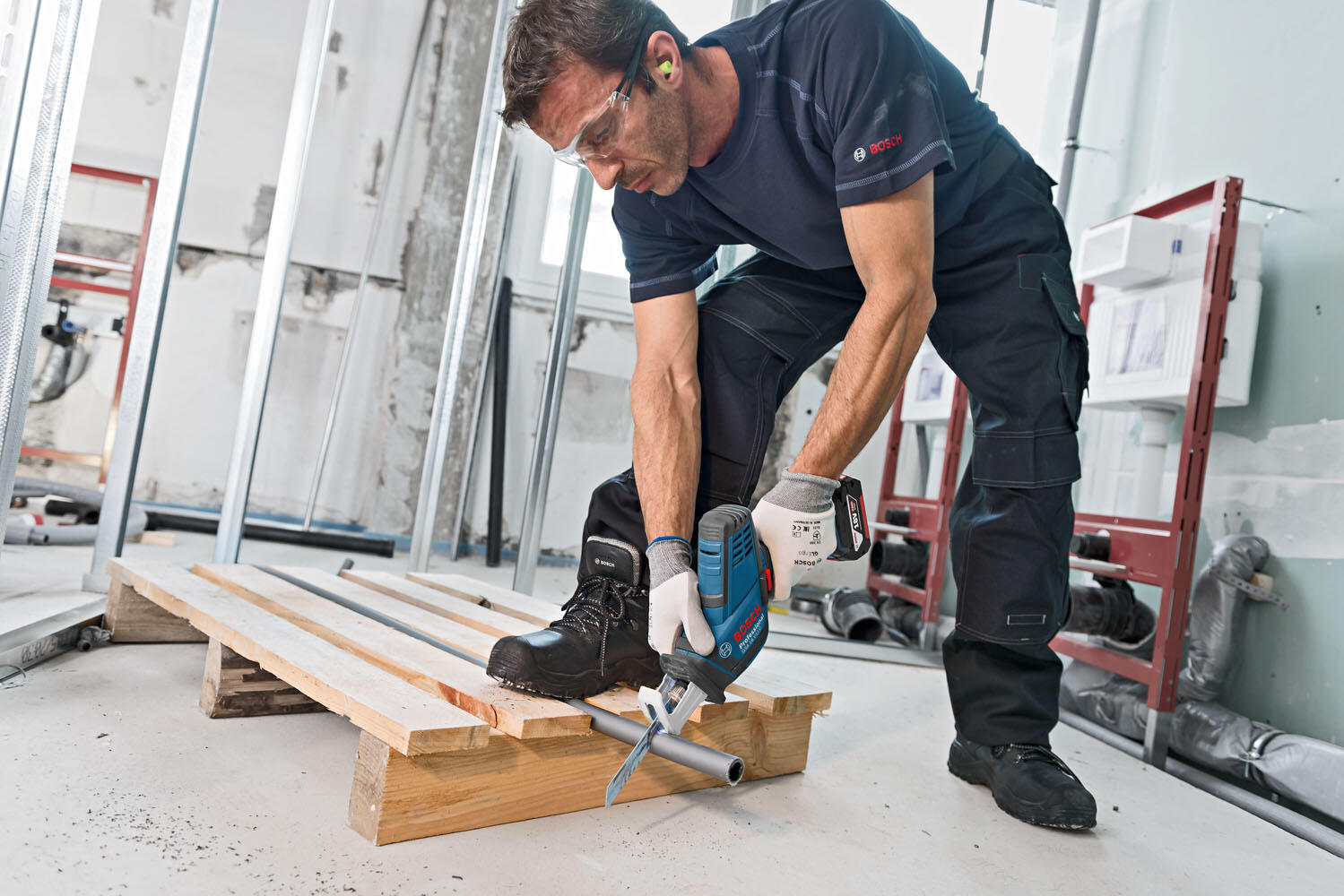 Scie sabre sans fil BOSCH Professional GSA 18V-LIC sans batterie - 5