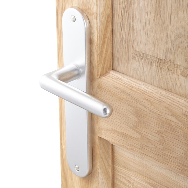 Poignée de porte sur plaque aspect nickel entraxe 195 mm bec de cane HELMA x2
