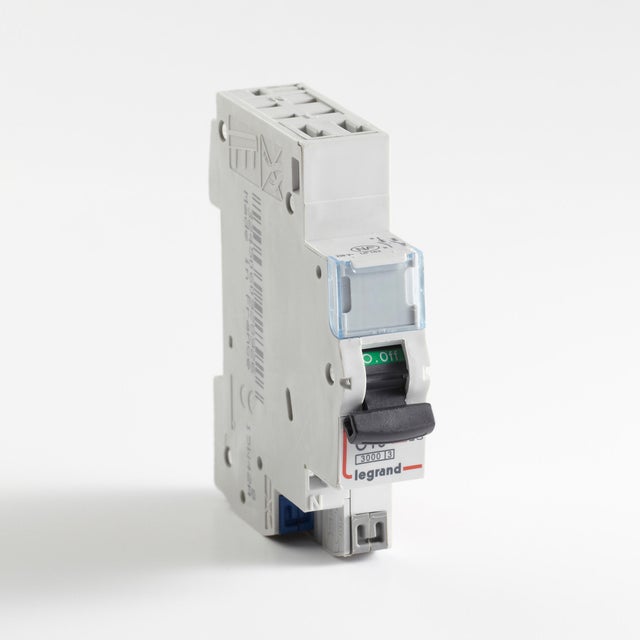 Disjoncteurs Legrand 10A Ou 2A - Neufs Sous Blister, Différentiel 230V