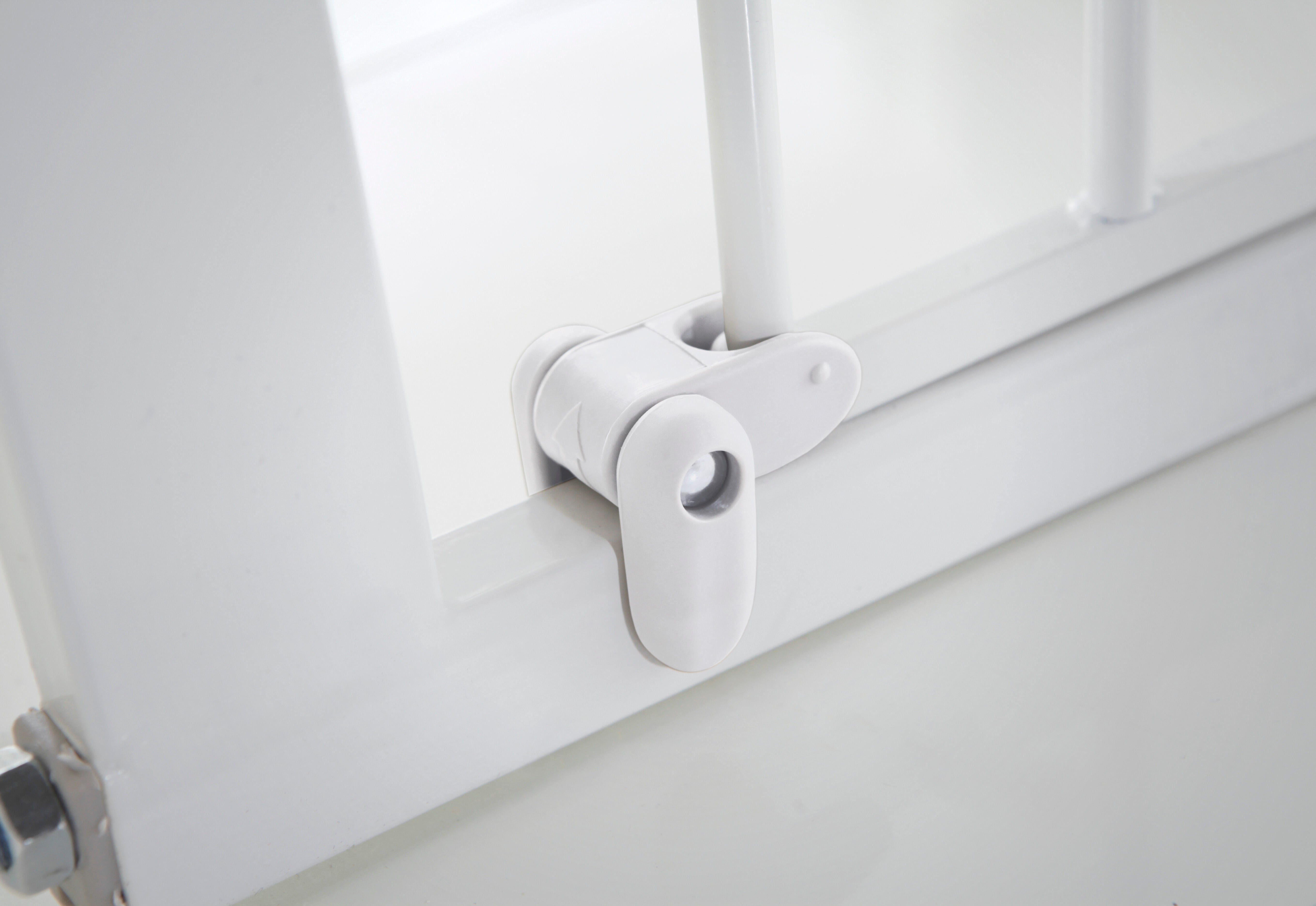 Barrière de sécurité enfant blanc pivotante semi-auto, L.73-79cm, MUNCHKIN - 5
