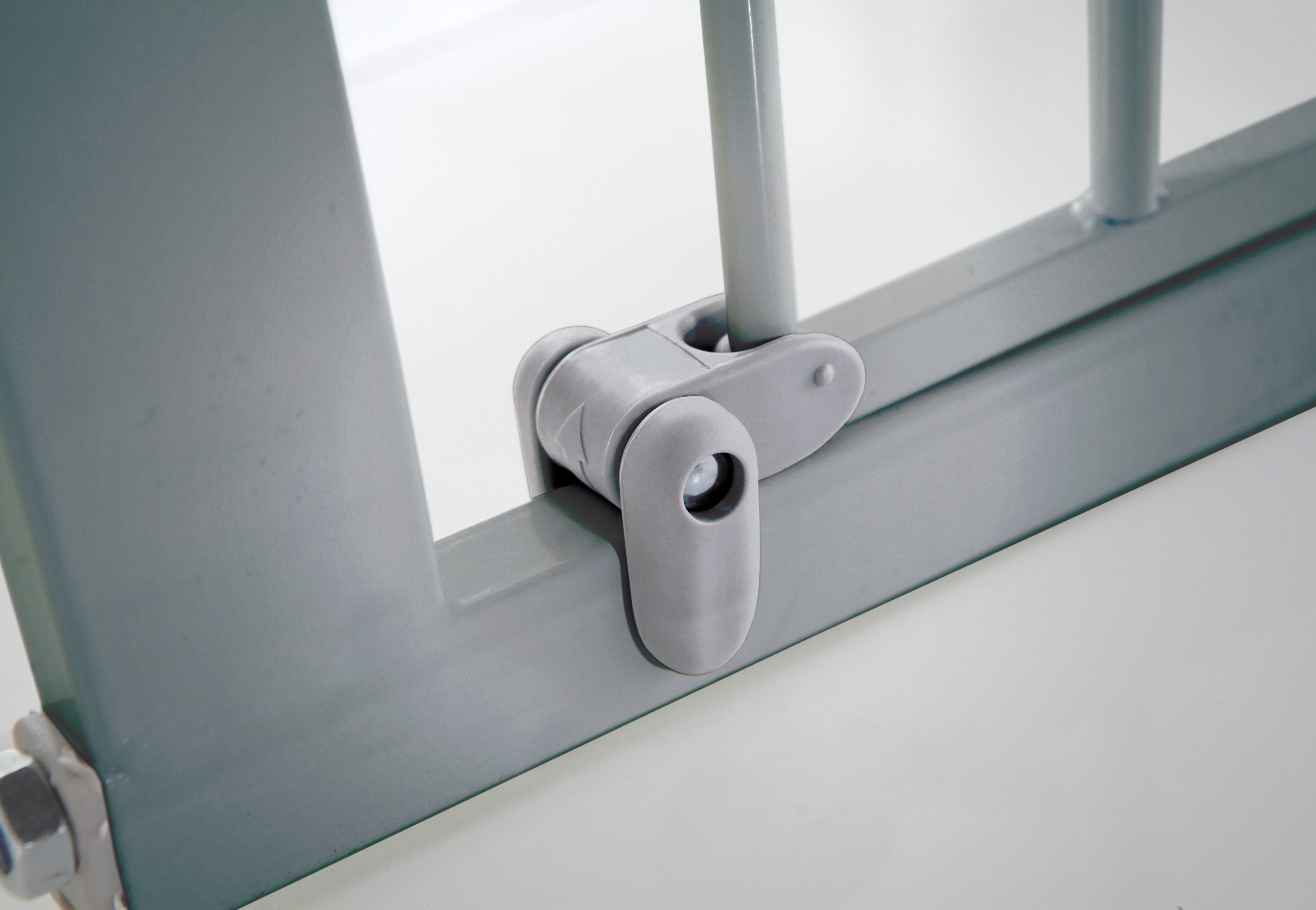 Barrière de sécurité enfant gris pivotante semi-auto, L.73-79 cm, MUNCHKIN - 5