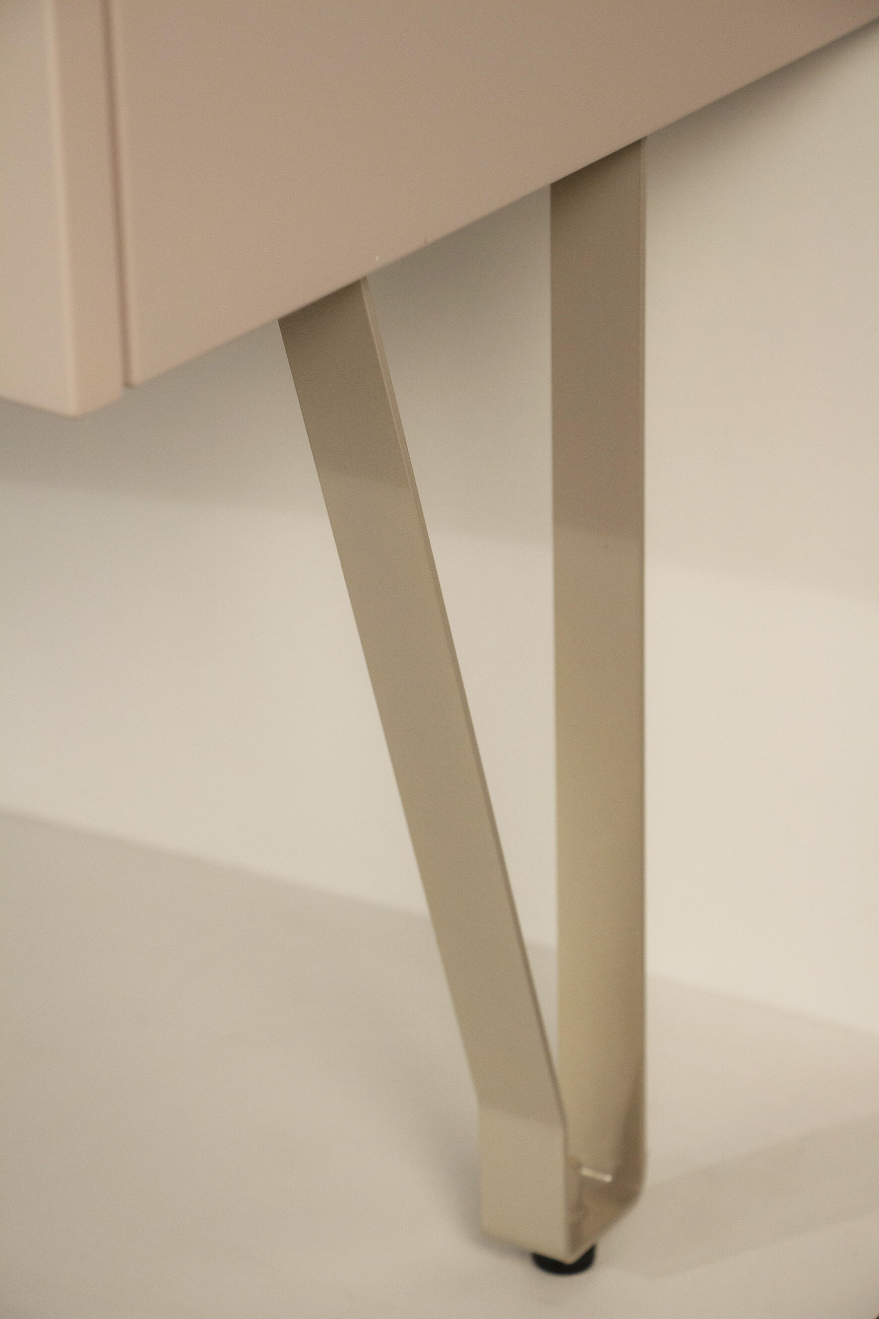 Pied de meuble de salle de bains (modulable) H.Mini : 36 / Maxi : 36,5 cm beige  - 2