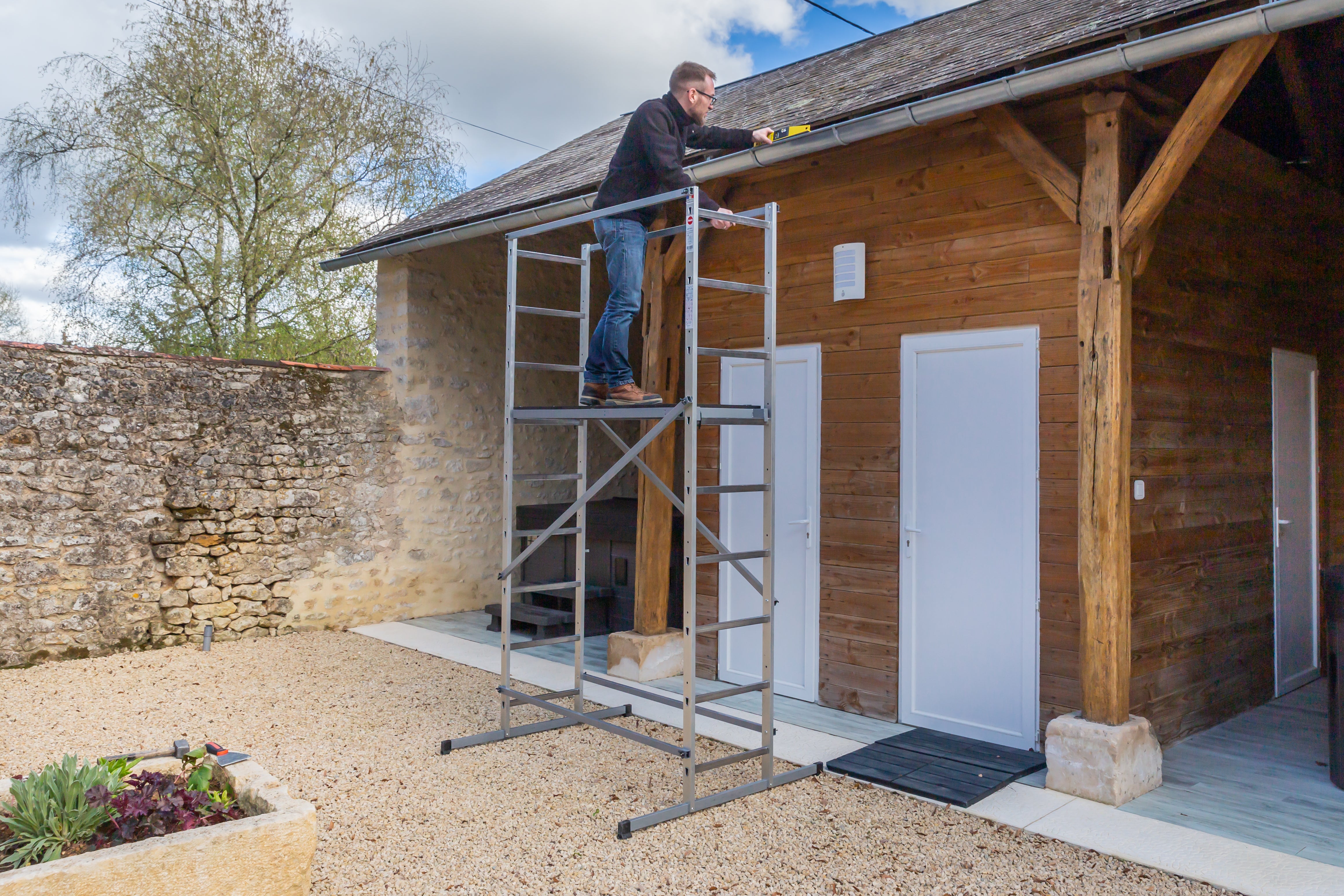 Echafaudage aluminium Hobbystep h4 HAILO hauteur de travail 3,7 m - 9