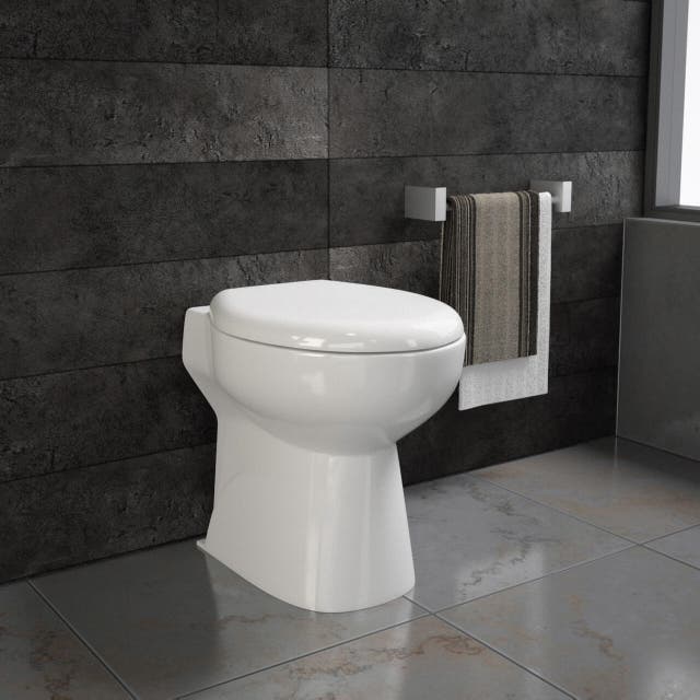 Photo Leroy Merlin d'un WC avec carrelage au sol et aux murs. 