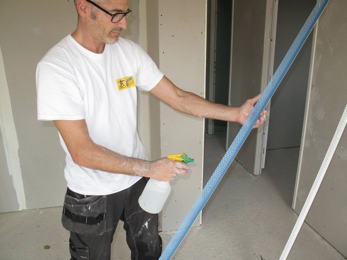 Cornière d'angle à coller 2,5m, STRAITFLEX - 2