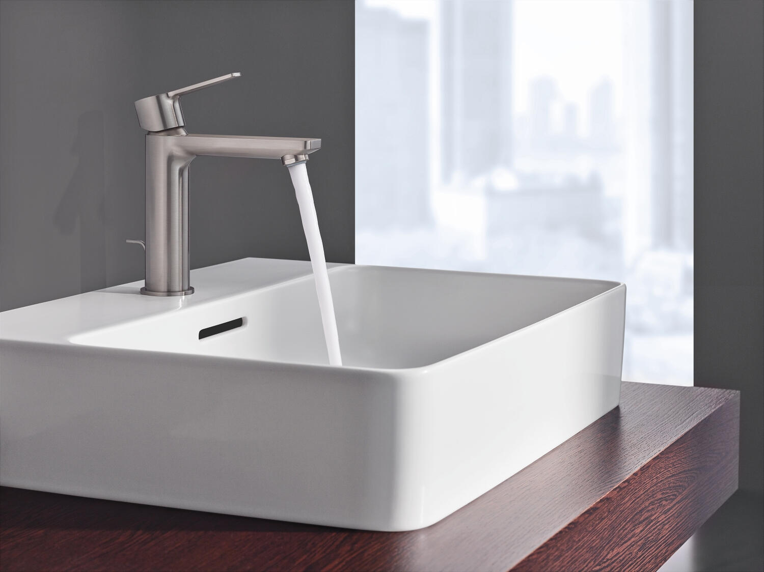 Rubinetto per lavabo a canna media getto laminare cristallino Lineare cromo spazzolato lucido GROHE - 2
