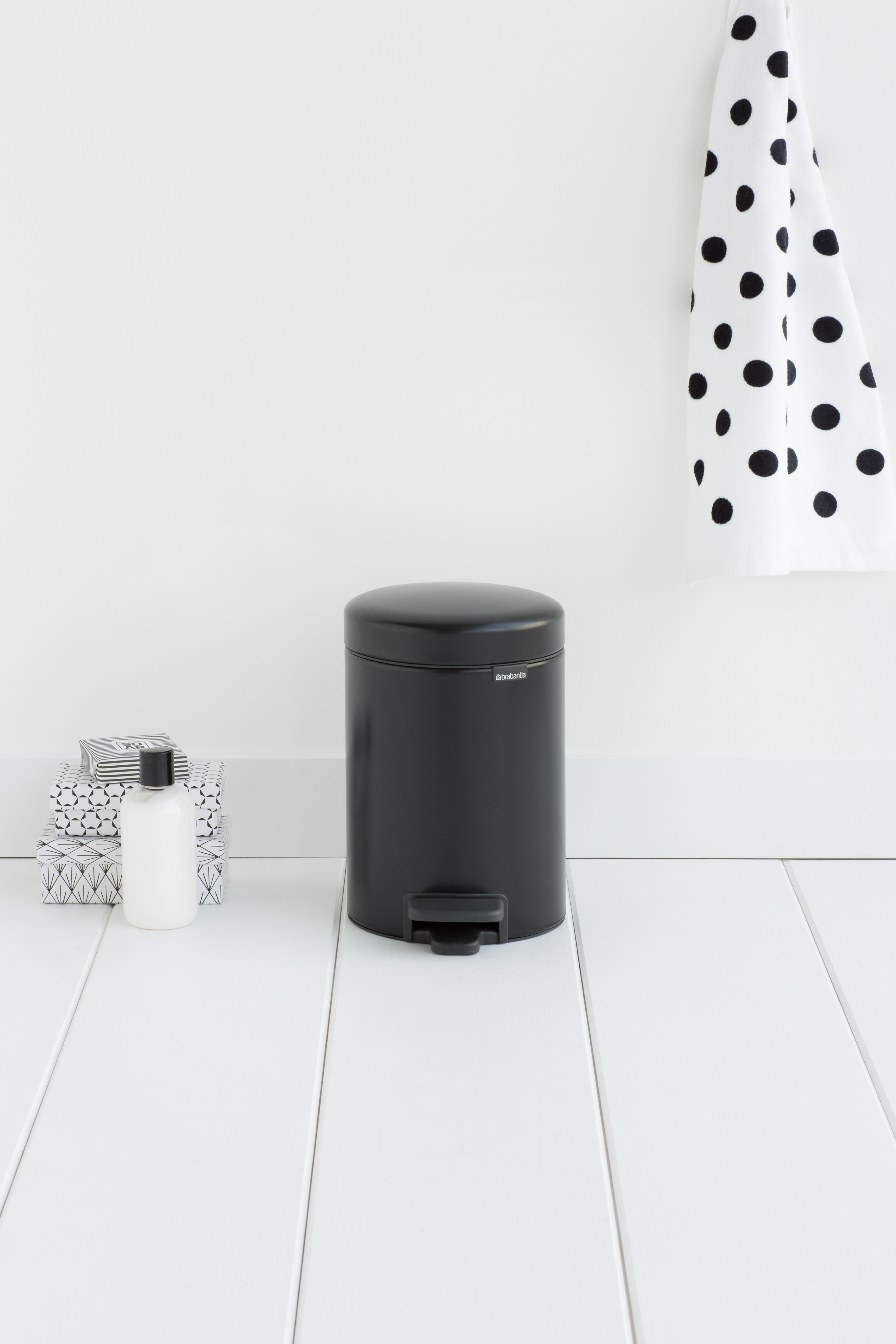 Balde do lixo BRABANTIA NEWICON PRETO MATE 3L - 7