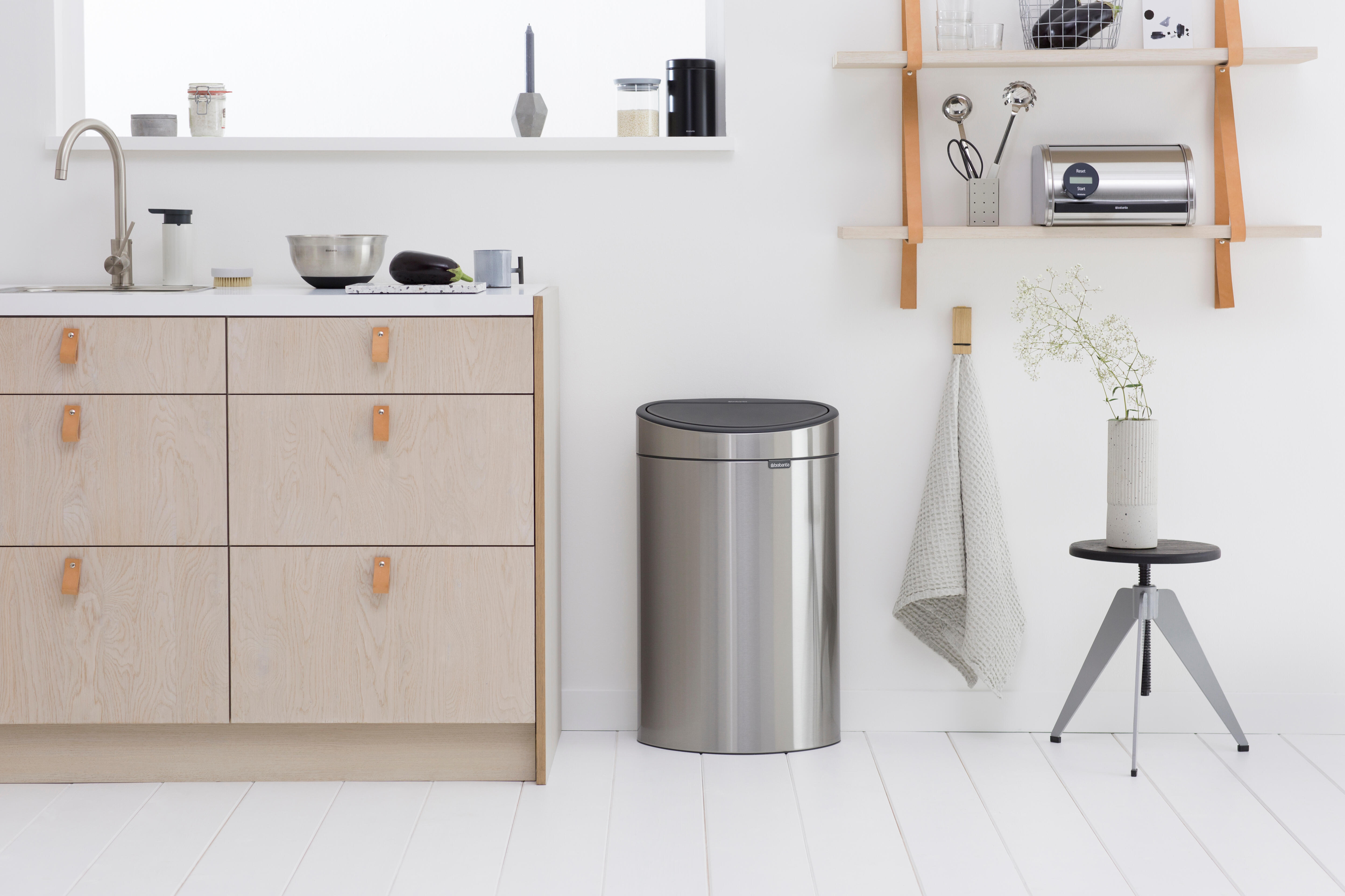 Poubelle de cuisine 40L BRABANTIA Touch bin acier inoxydable gris - 3