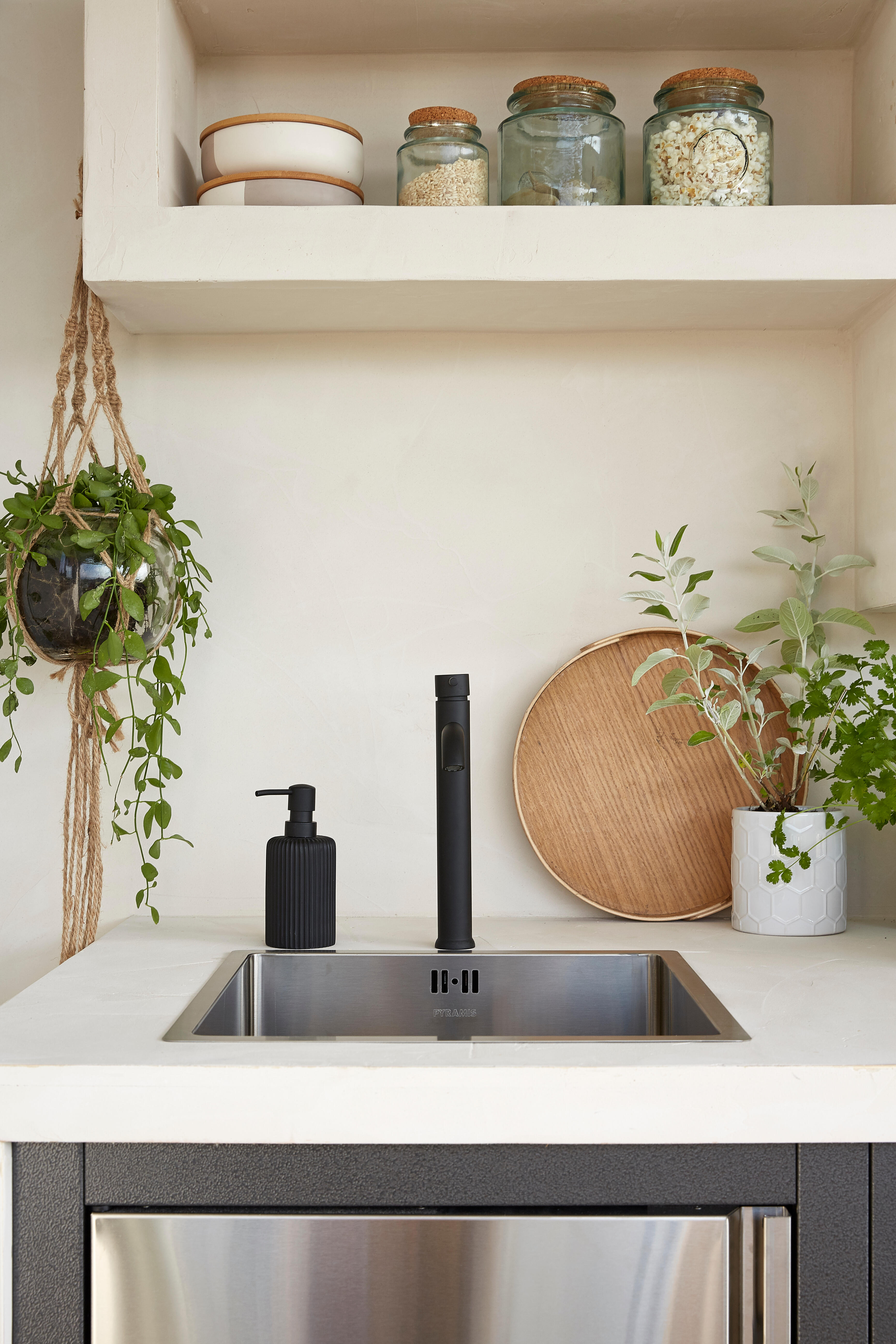 Distributeur de savon noir Line AZAO - 2