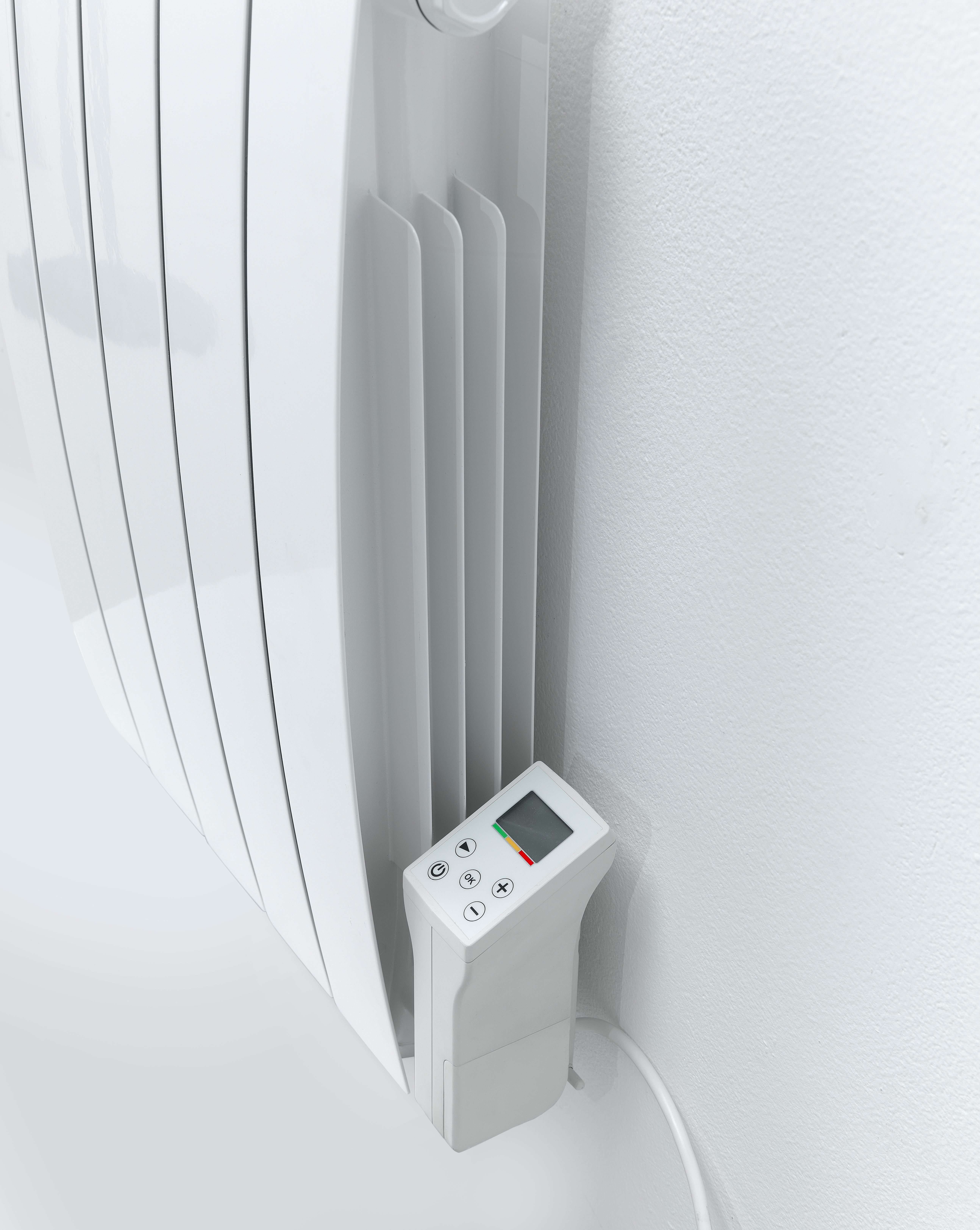 Radiateur électrique à inertie fluide 1800W DELTACALOR Telica cintré horizontal - 2