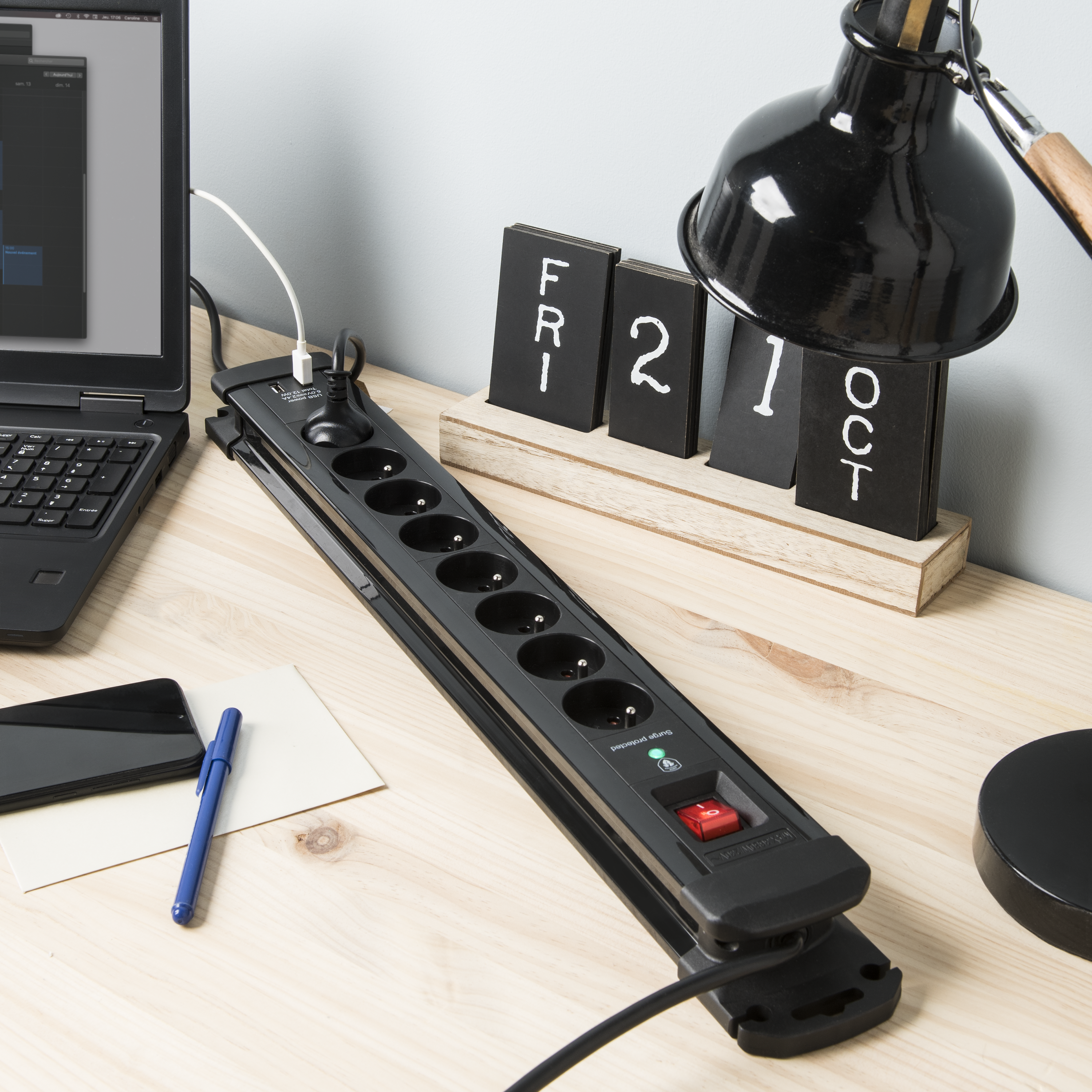Przedłużacz z 8 gniazdami 2x USB 3m czarny domowy - 2