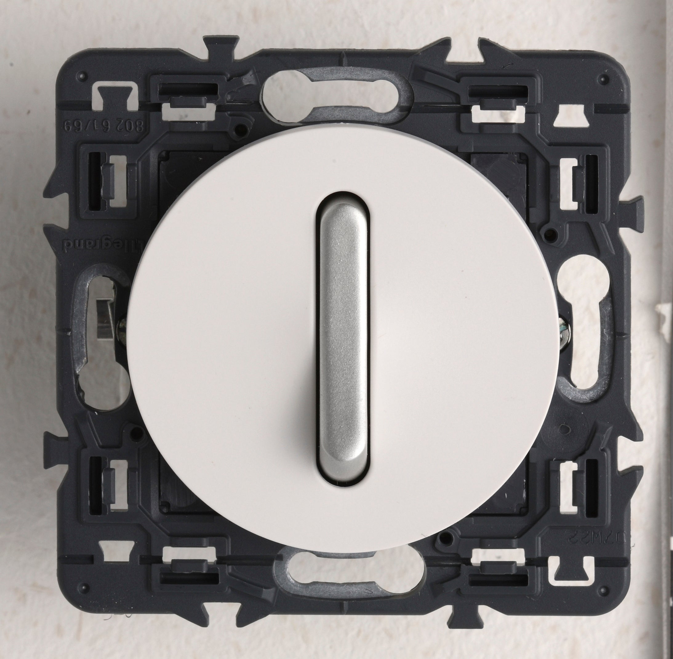 Interrupteur Ou Va-et-vient Céliane Surface Tactile Avec Neutre 1000 W Graphite 067019