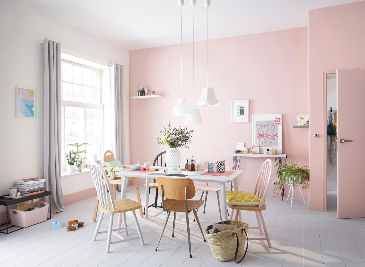 Diapositive Ambiance douce dans un salon rose pastel