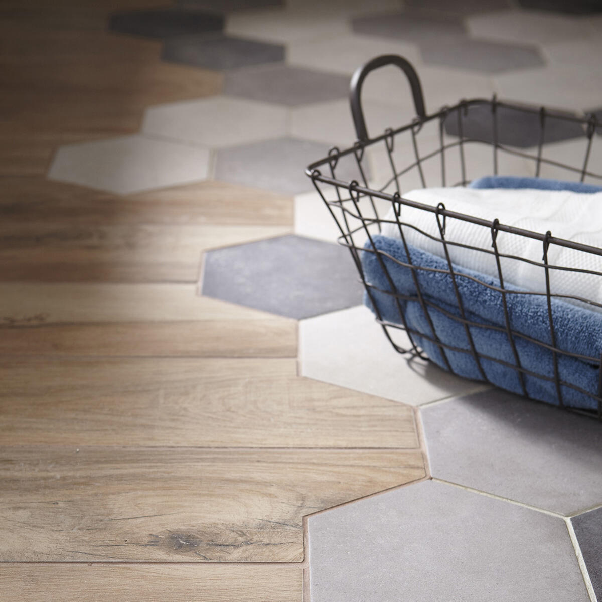 Piastrella da pavimento e rivestimento interno in gres porcellanato 18.2 x 21 cm non rettificato smaltato multicolore opaco Time Hexagone R9 traffico intenso (pei 4/5) Sp. 9.5 mm 0.46 mq - 12