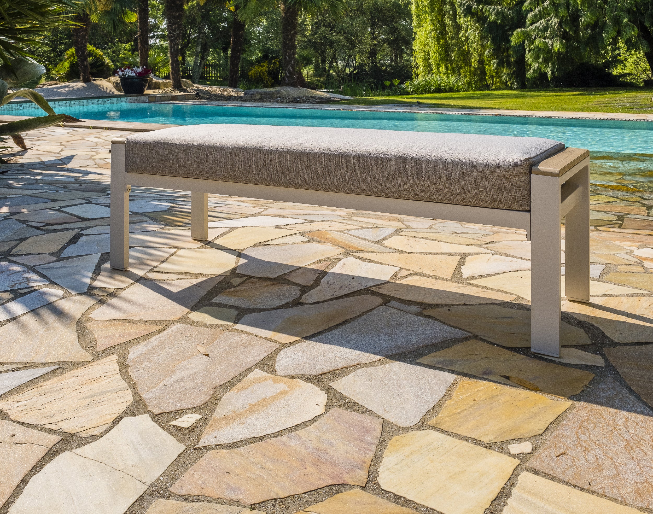 Salon de jardin blanc Cayenne DCB GARDEN, 7 personnes - 4