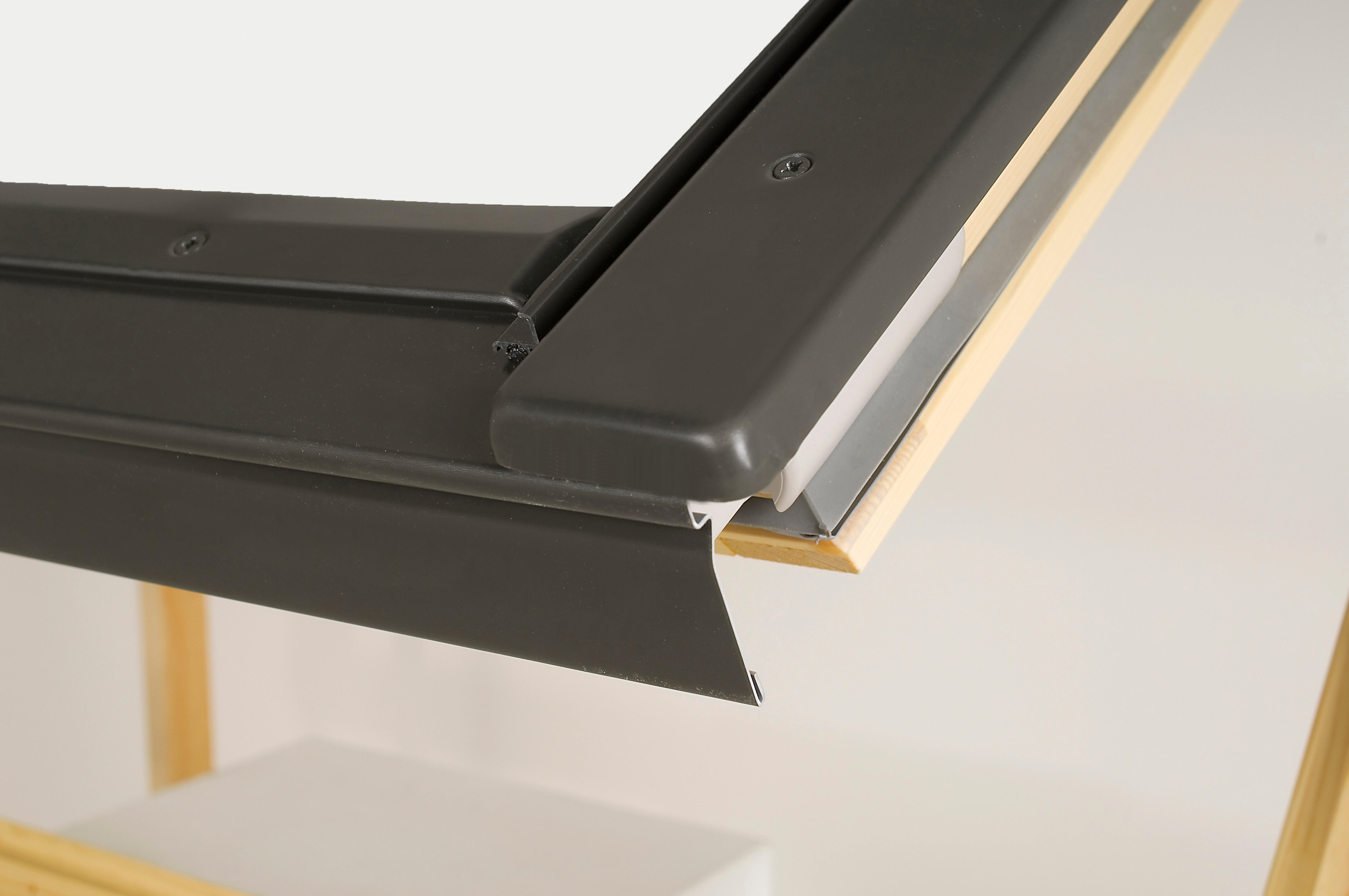 Fenêtre de toit FAKRO bois 78 x 98 cm à projection - 10