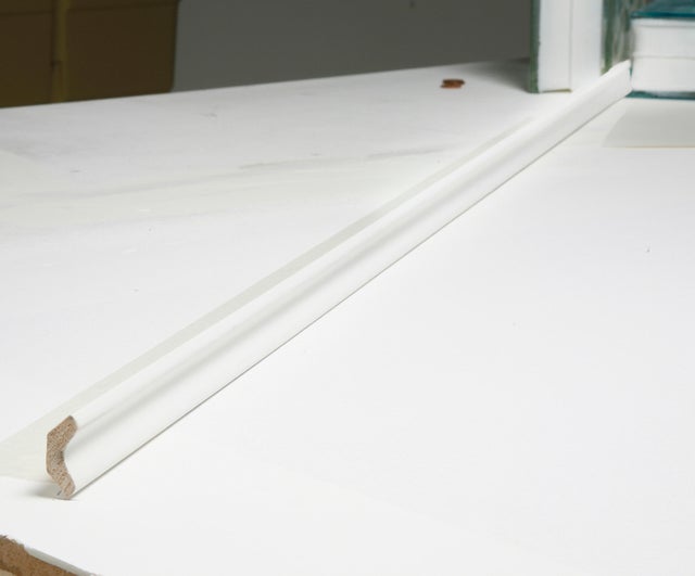 Corniche médium (MDF) moderne tronquée blanc, 24 x 24 mm, L. 2.44 m