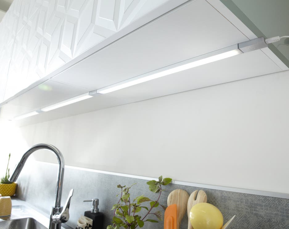 Eclairage LED plan de travail cuisine -  Eclairage sous meuble cuisine,  Eclairage, Eclairage cuisine