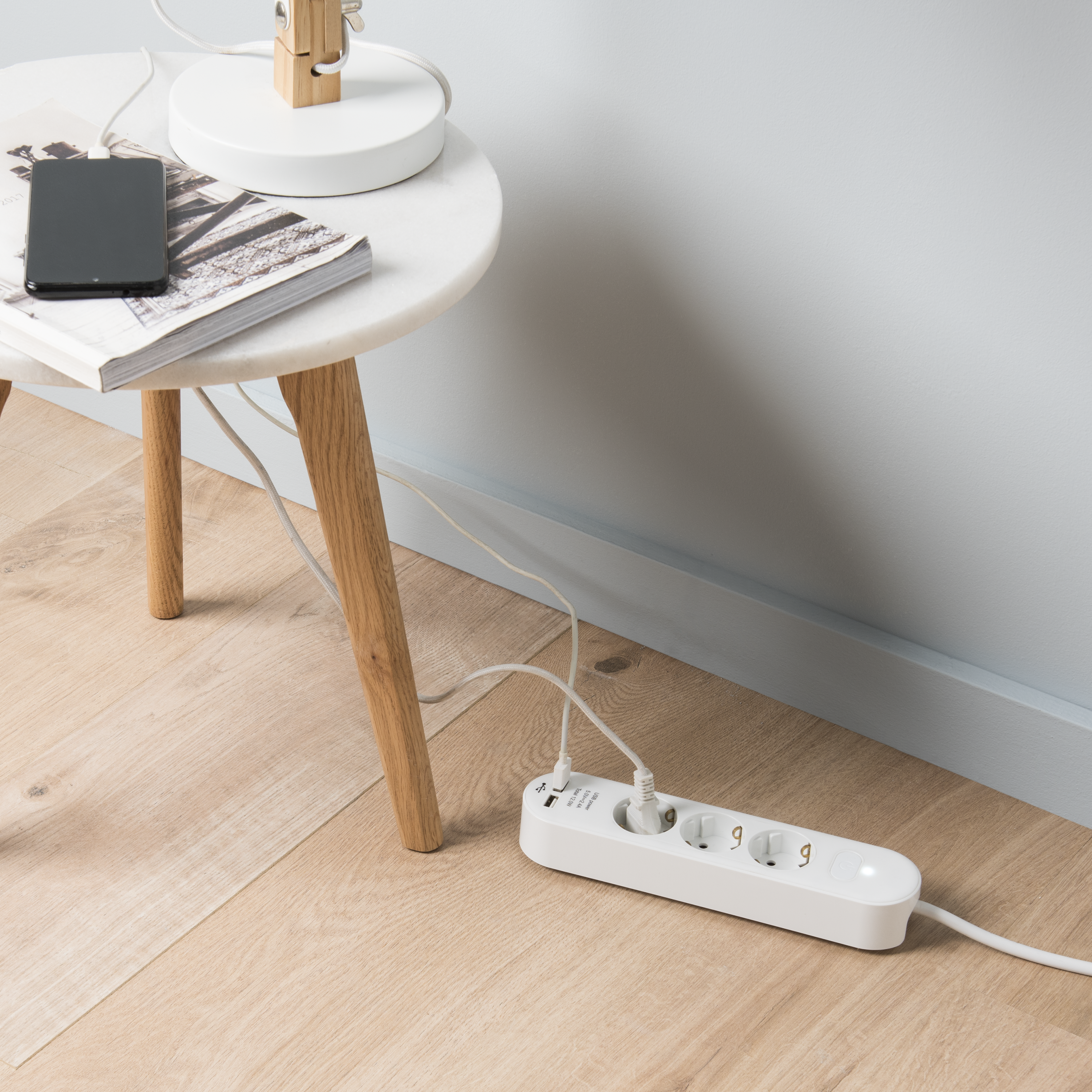 Extensão de 3 tomadas 2 USB 1.5m branco Lexman - 4