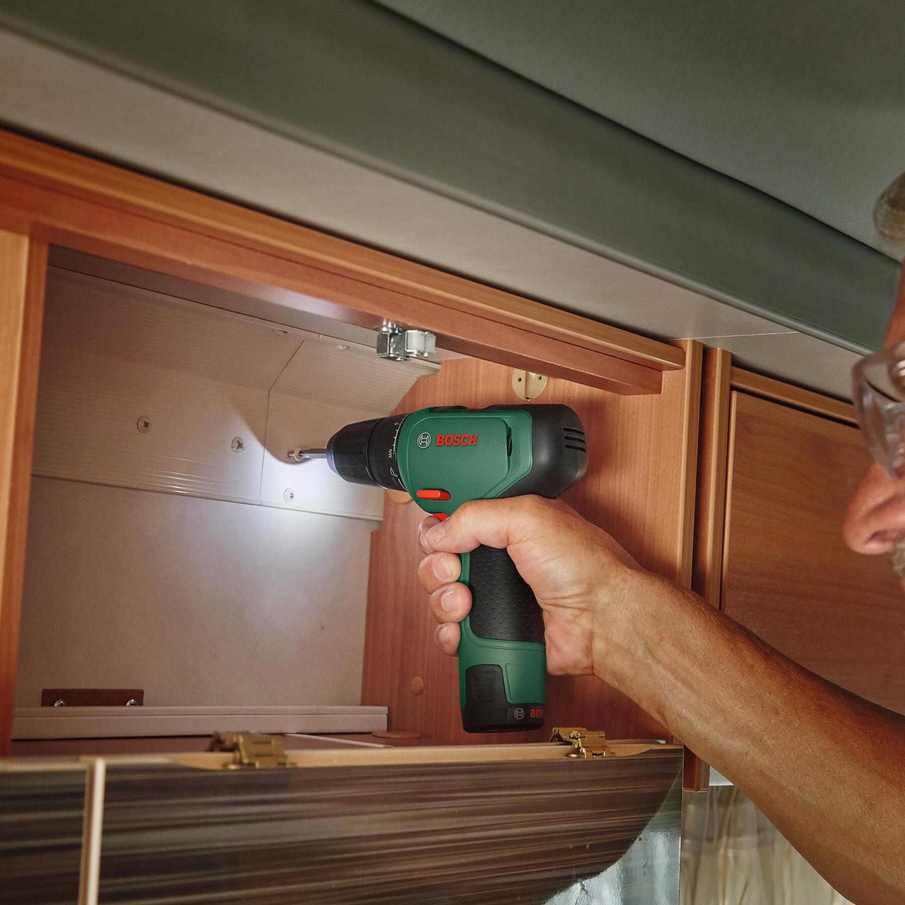 Atornillador a batería BOSCH 12 V - 4