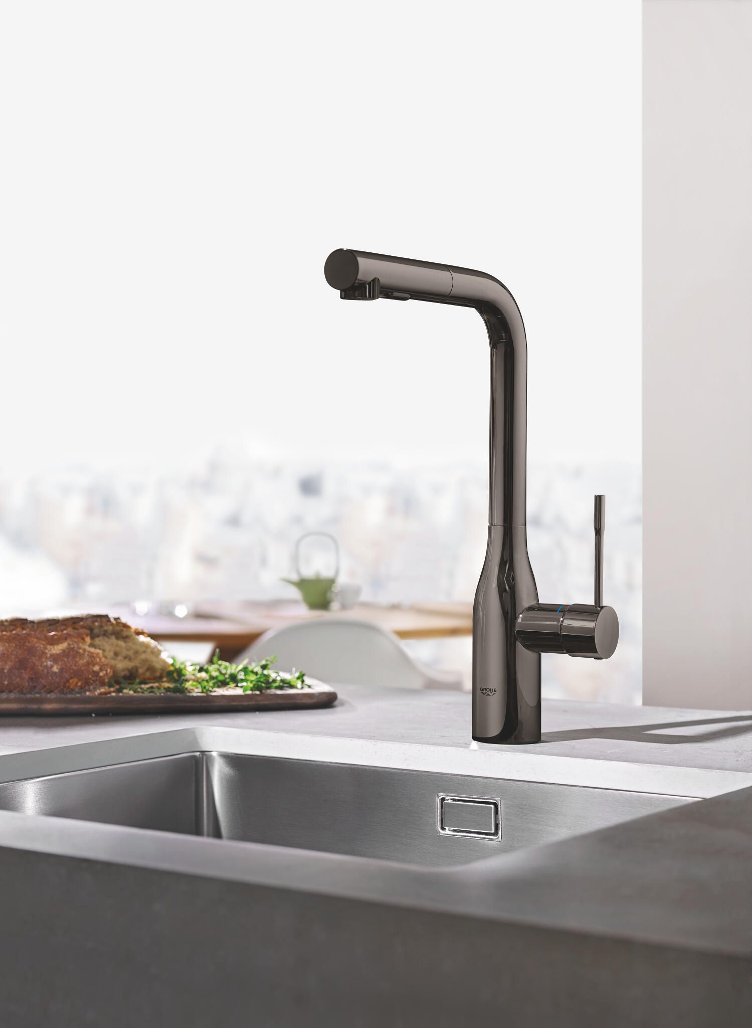 Rubinetto da cucina con doccetta a collo di cigno Essence antracite spazzolato satinato GROHE - 7