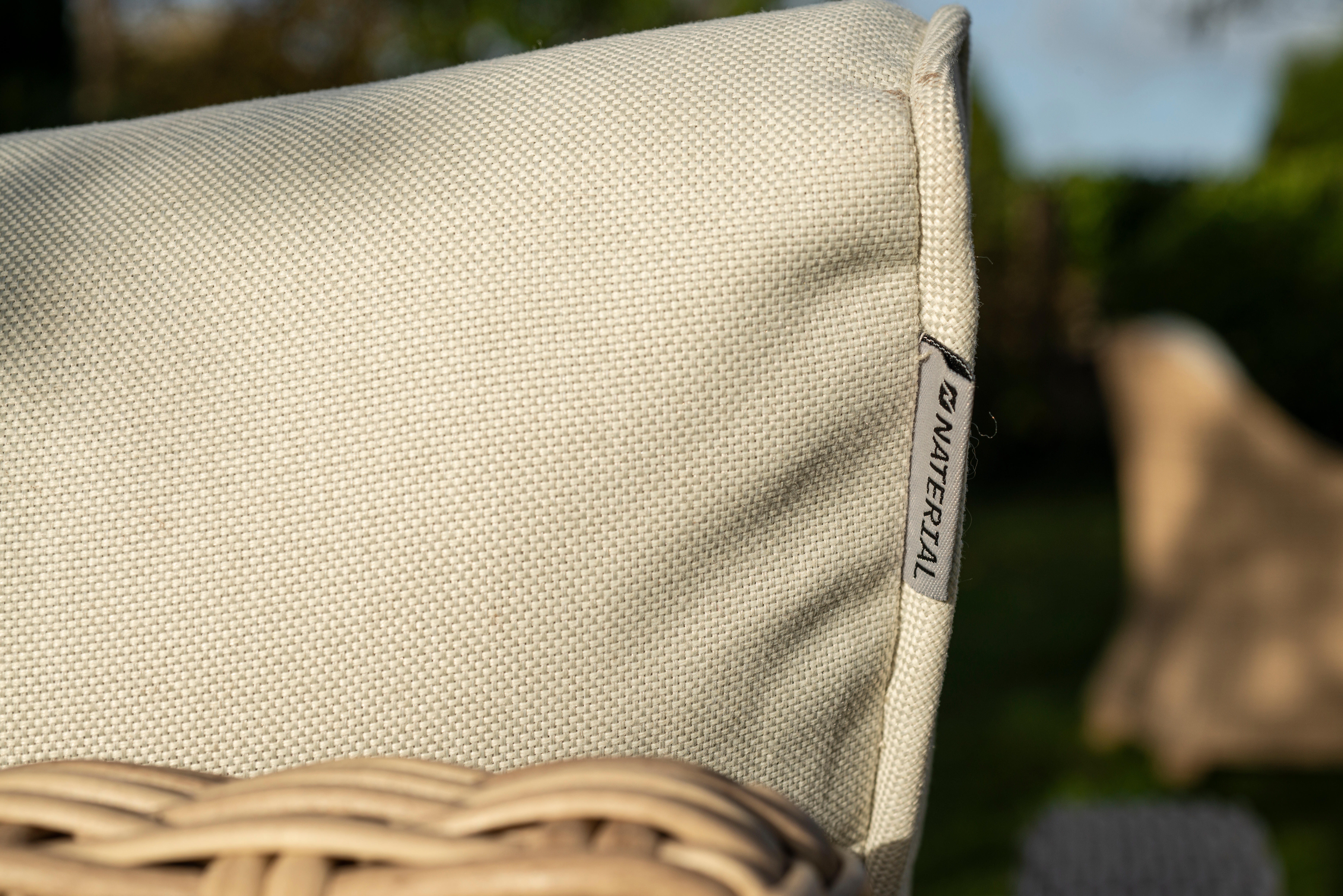 Salon de jardin en résine Medena NATERIAL, 7 personnes - 10