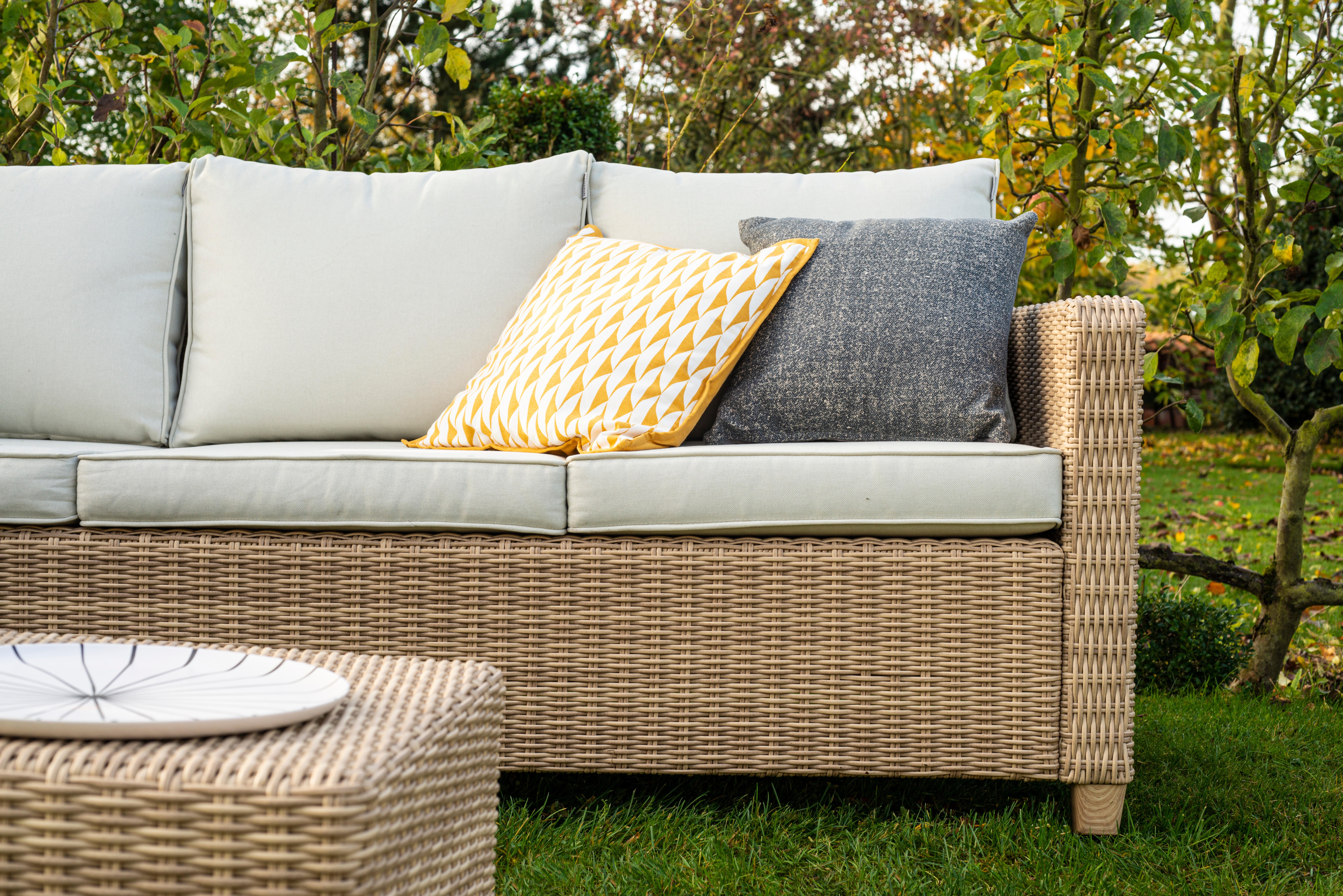 Salon de jardin en résine Medena NATERIAL, 7 personnes - 8