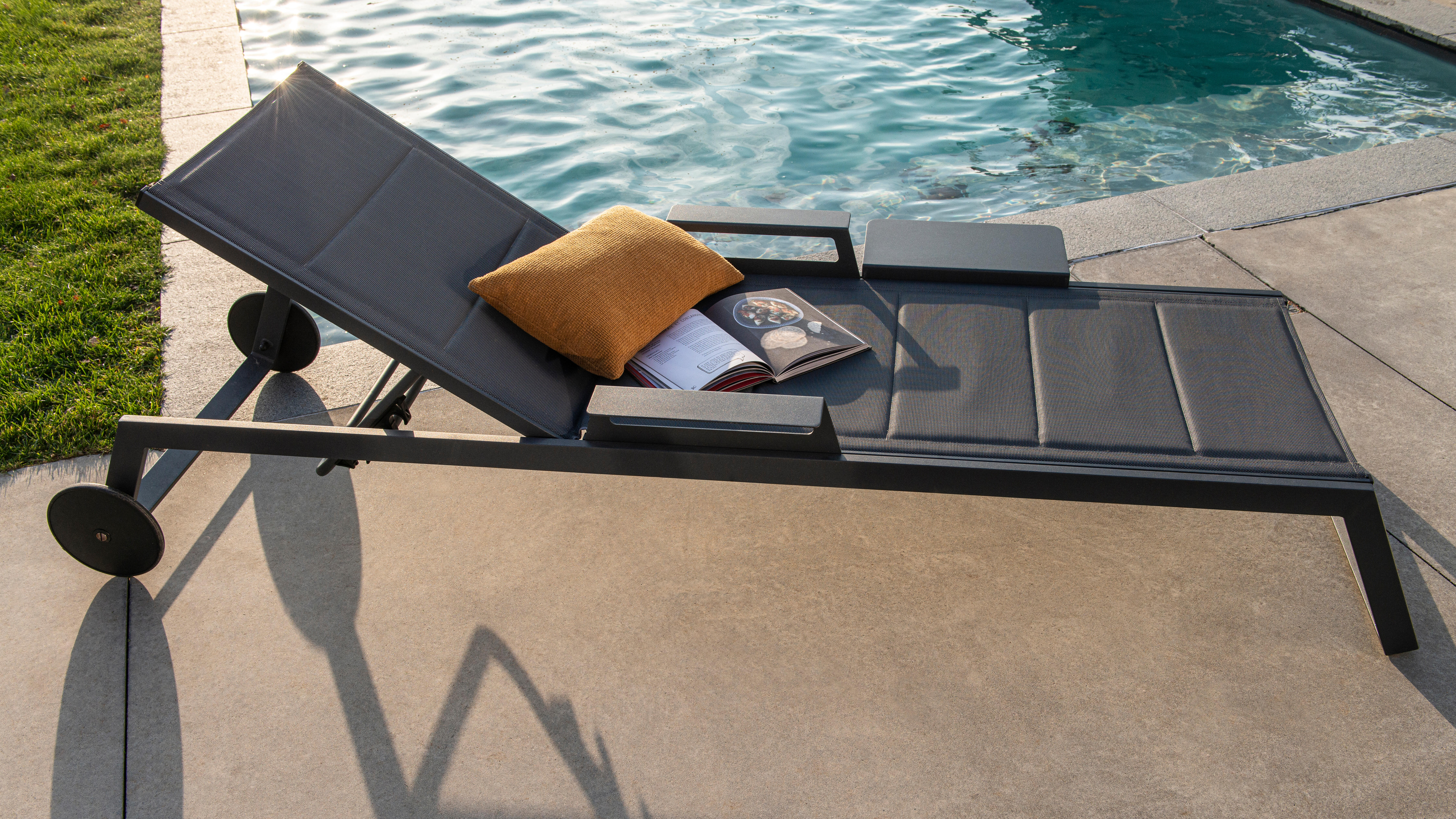 Bain de soleil en aluminium NATERIAL Odyssea gris - 2