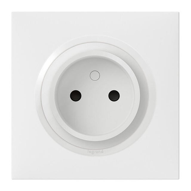Prise électrique 2 Pôles Sans Terre Blanche 16A - Marque Alombard (équivalent Legrand) - Occasion Fonctionnelle