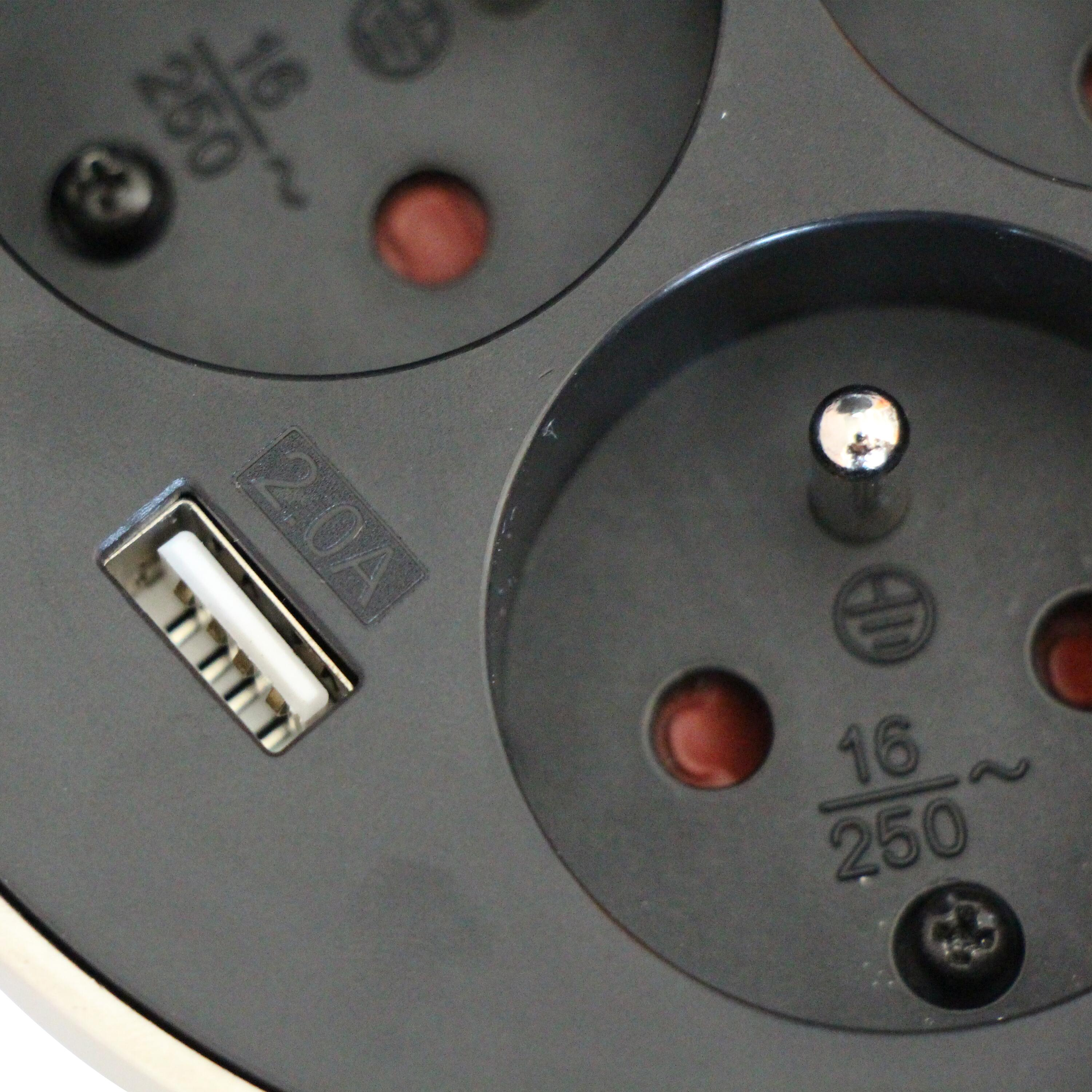 Multiprise USB encastrable, 3 prises + 2 prises USB, aluminium LEXMAN - 7