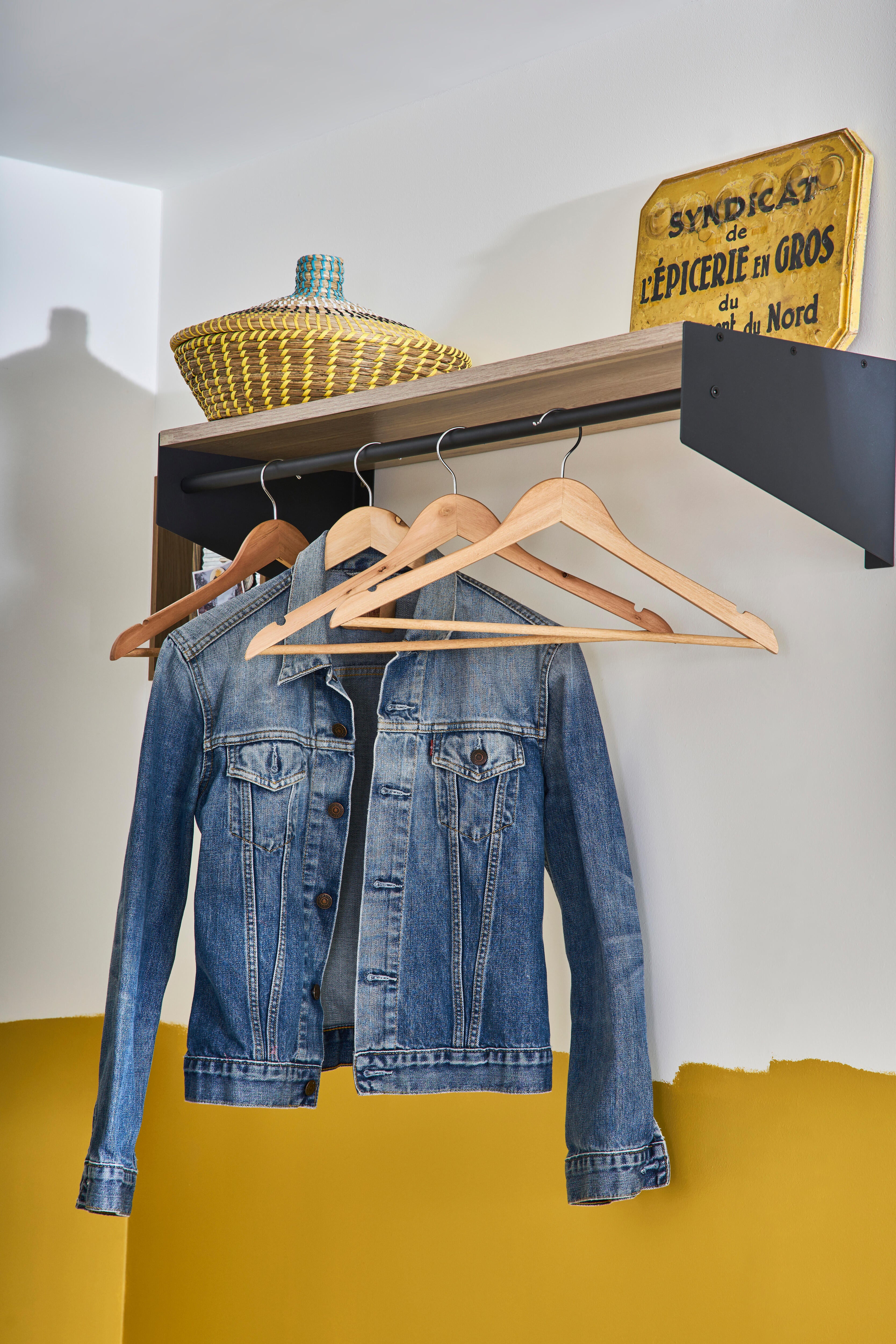 Lot de 8 cintres bois et acier, H.23 x l.44.5 x P.9.6 cm - 6