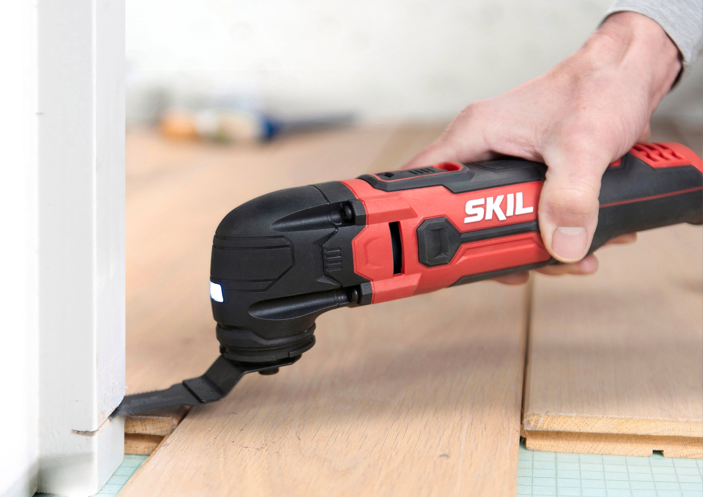 Outil Rotatif Multifonction SKIL 1491DB - Pour Bricolage, Ponçage, Gravure, Coupe - Prise En Main Ergonomique, Puissant - 11