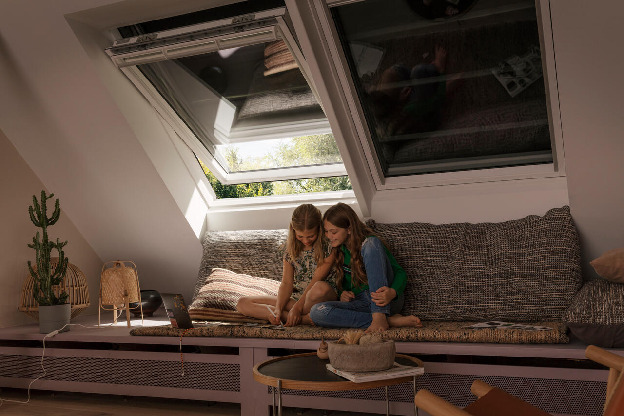Estore exterior macia Velux SSS CK04 0000SA 55x98 cm preto - 4