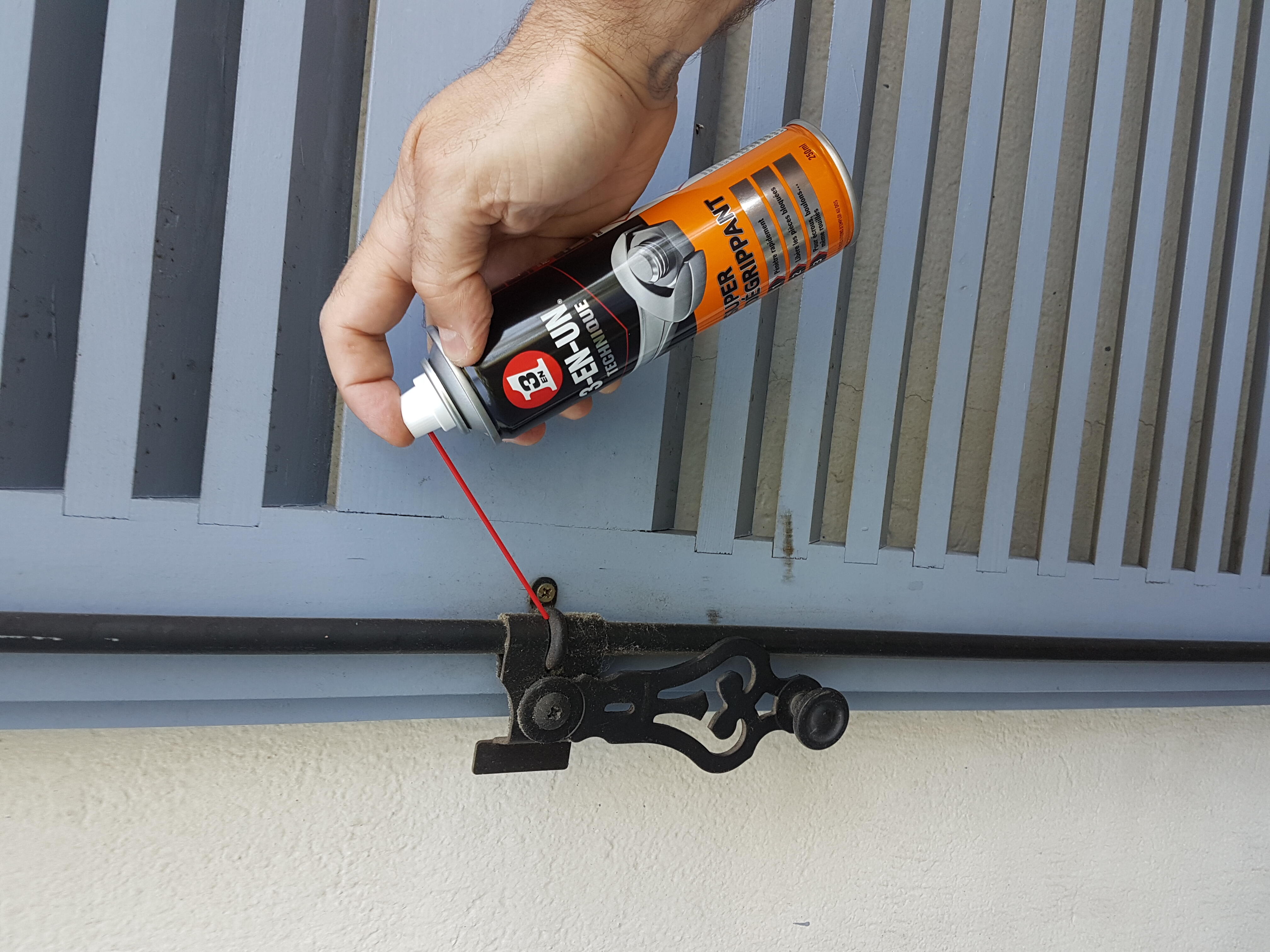 Dégrippant 3-EN-UN TECHNIQUE en aérosol 250 ml - 6