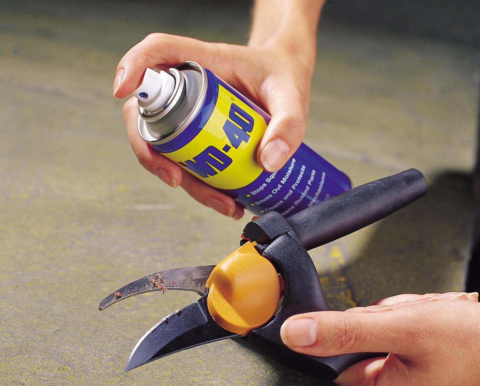Lubrifiant et dégrippant multifonction,  WD-40 en aérosol 400 ml - 4