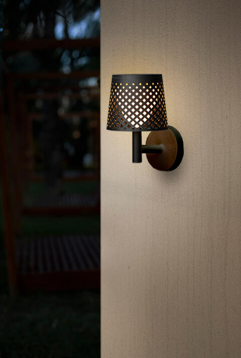 Lampe solaire et rechargeable 5 en 1 Greta 80 Lumen noir NEWGARDEN - 2