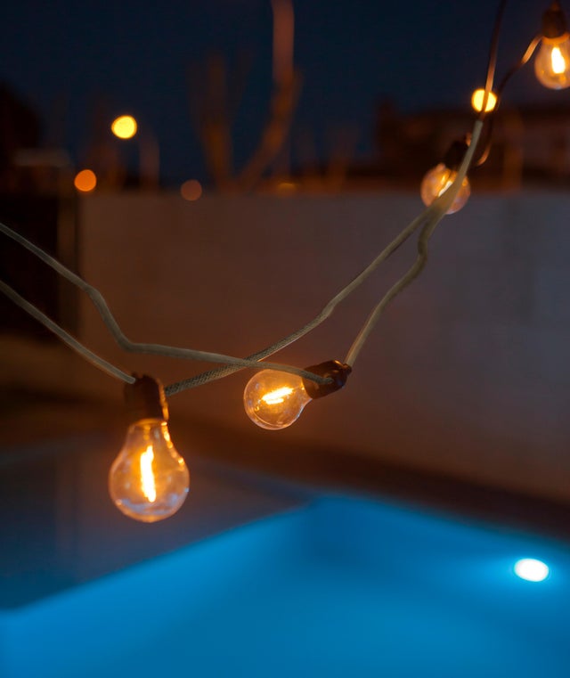 Guirlande extérieure E27 10 ampoules blanc chaud 350 Lumen Allegra 8m NEWGARDEN