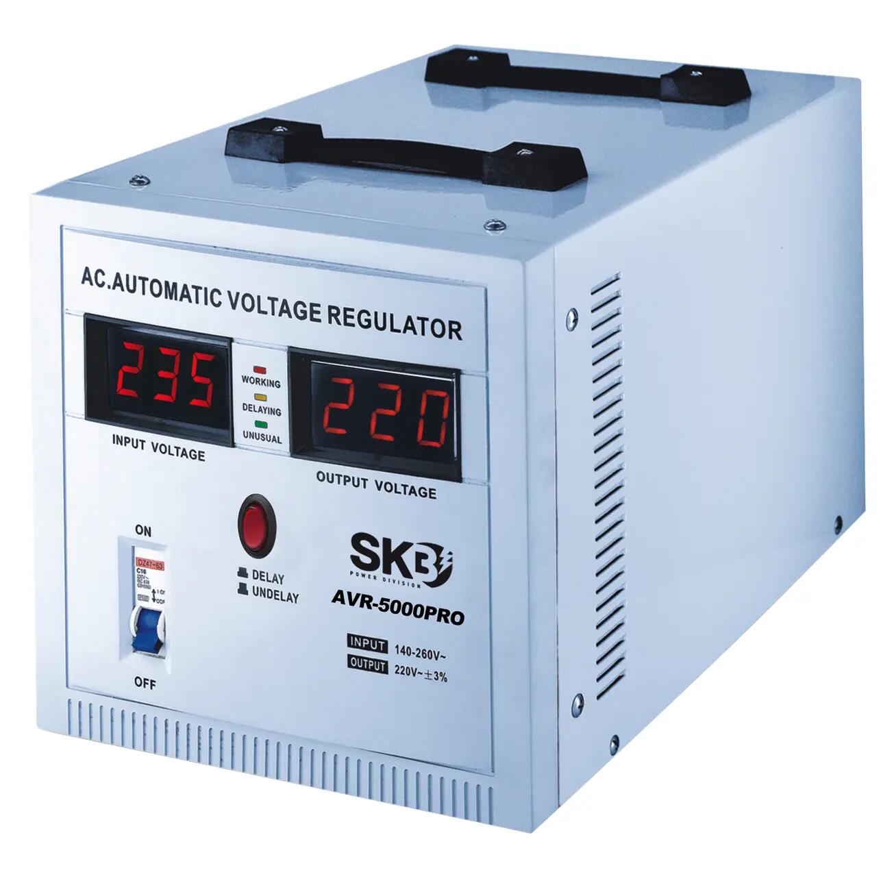 STABILIZZATORE DI TENSIONE 2000VA PER TENERE COSTANTE LA 220V USO