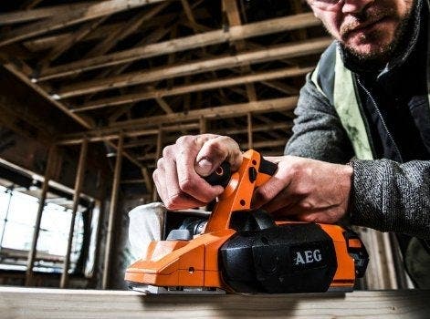 Comment choisir son rabot électrique ?